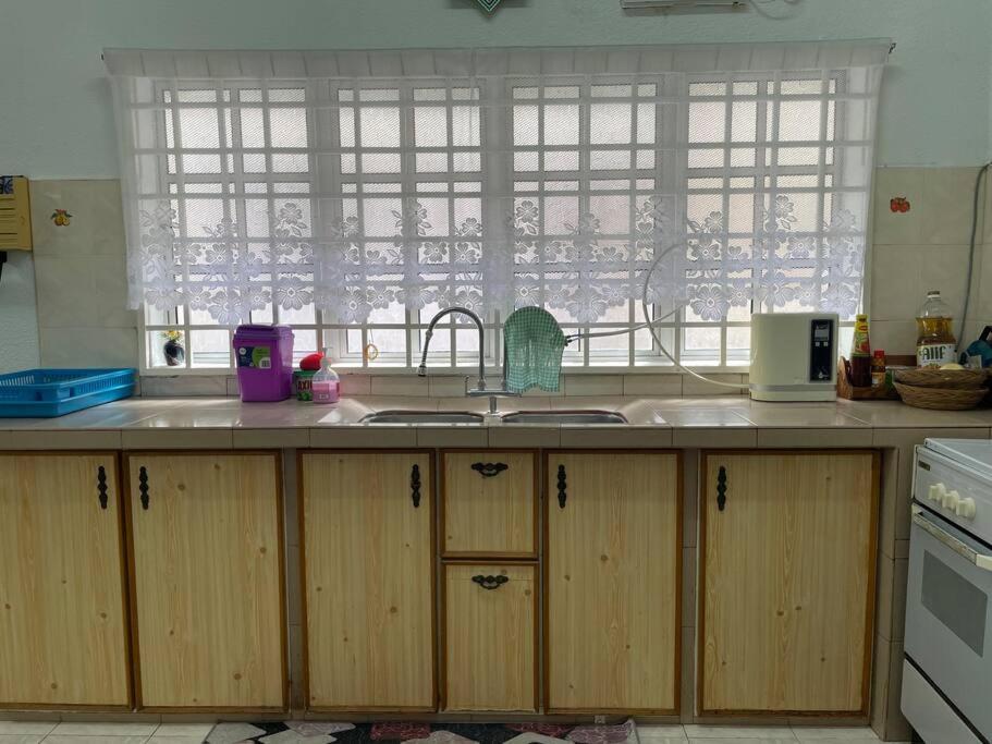 4BR 2Storey Terrace Homestay at Bukit Jambul by SK Vacation Homes photo 5
