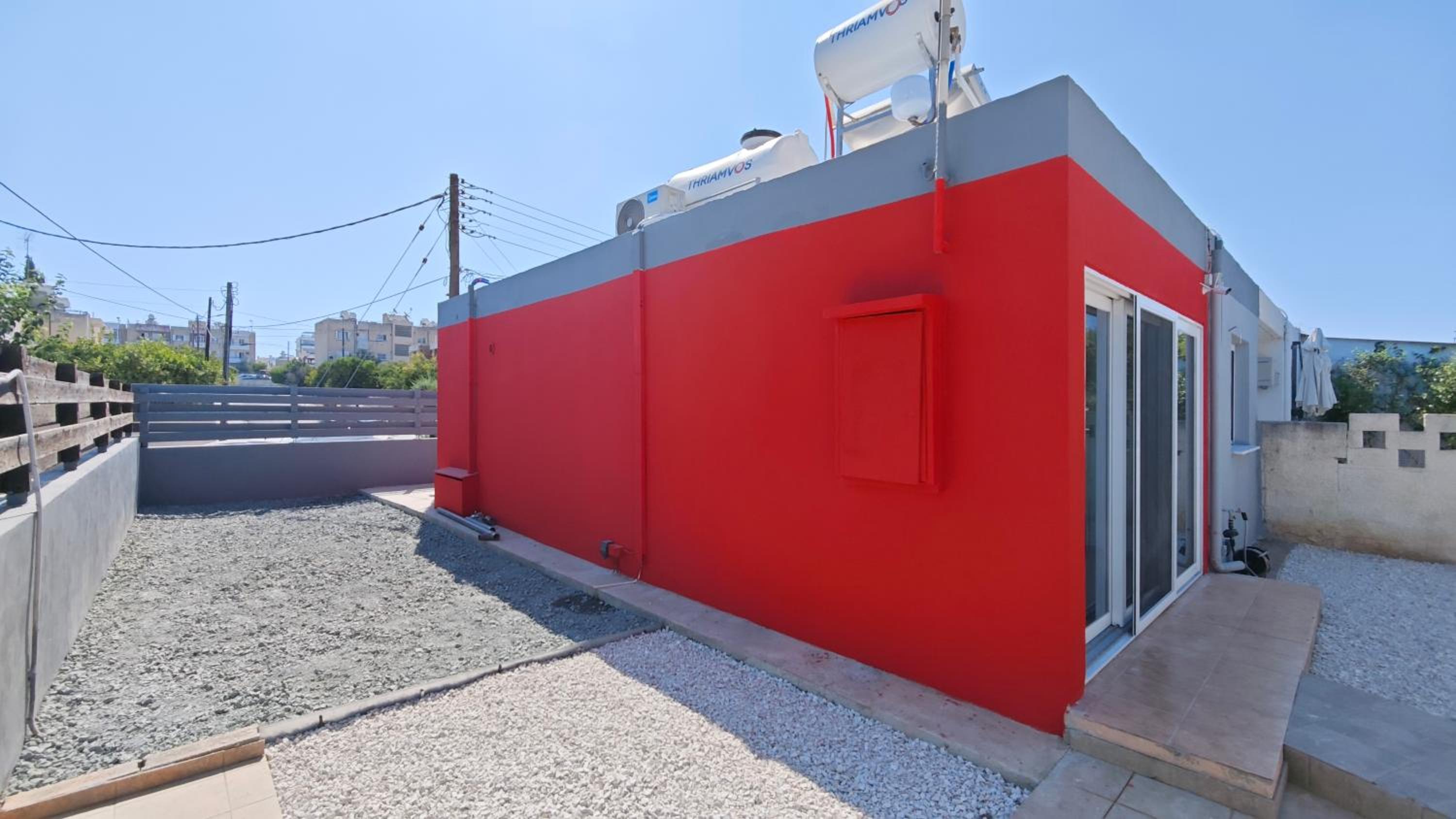 Modern 1-bedroom home in Larnaca with a private garden ideal for long stays and remote work