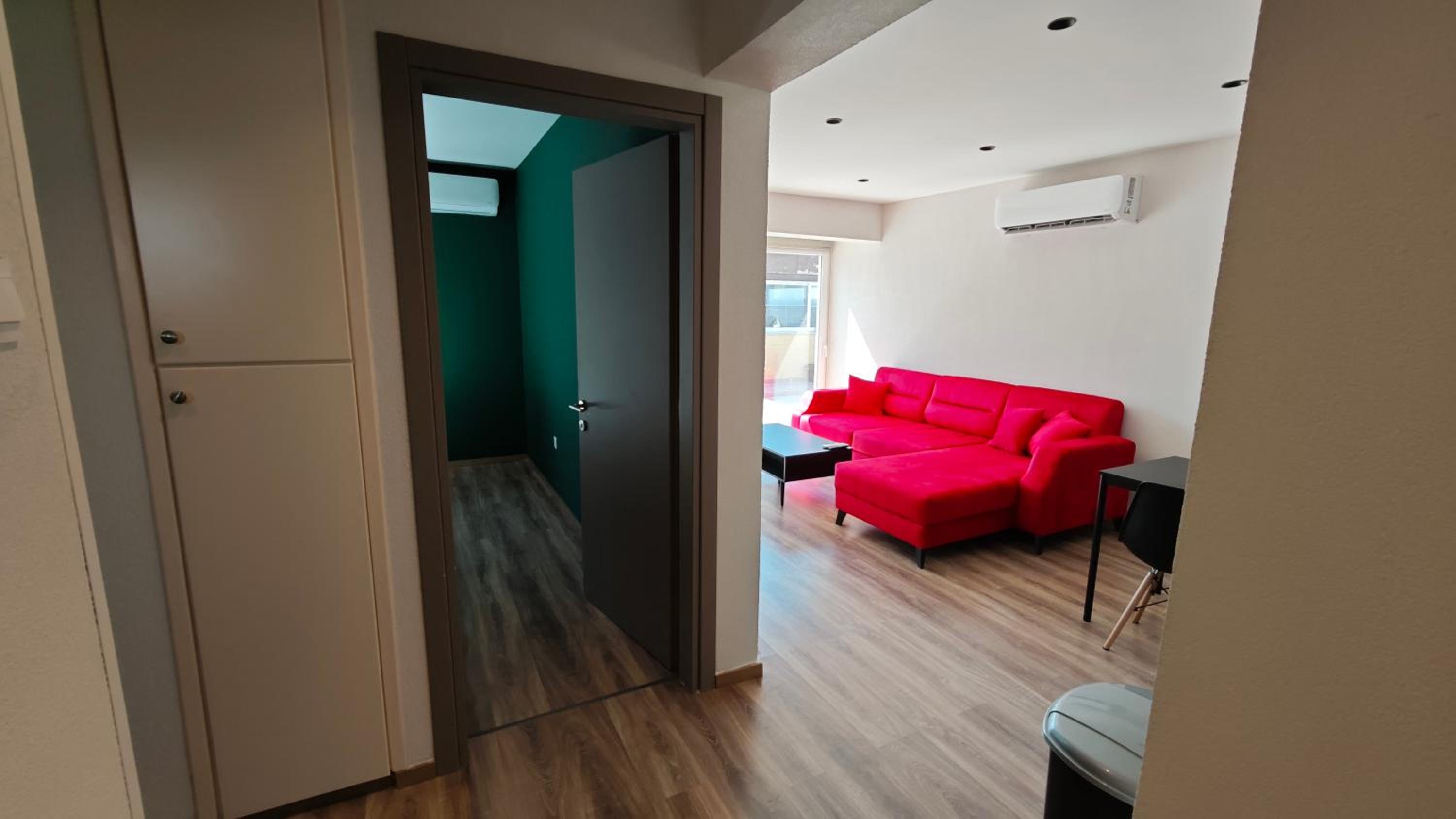 Modern 1-bedroom home in Larnaca with a private garden ideal for long stays and remote work