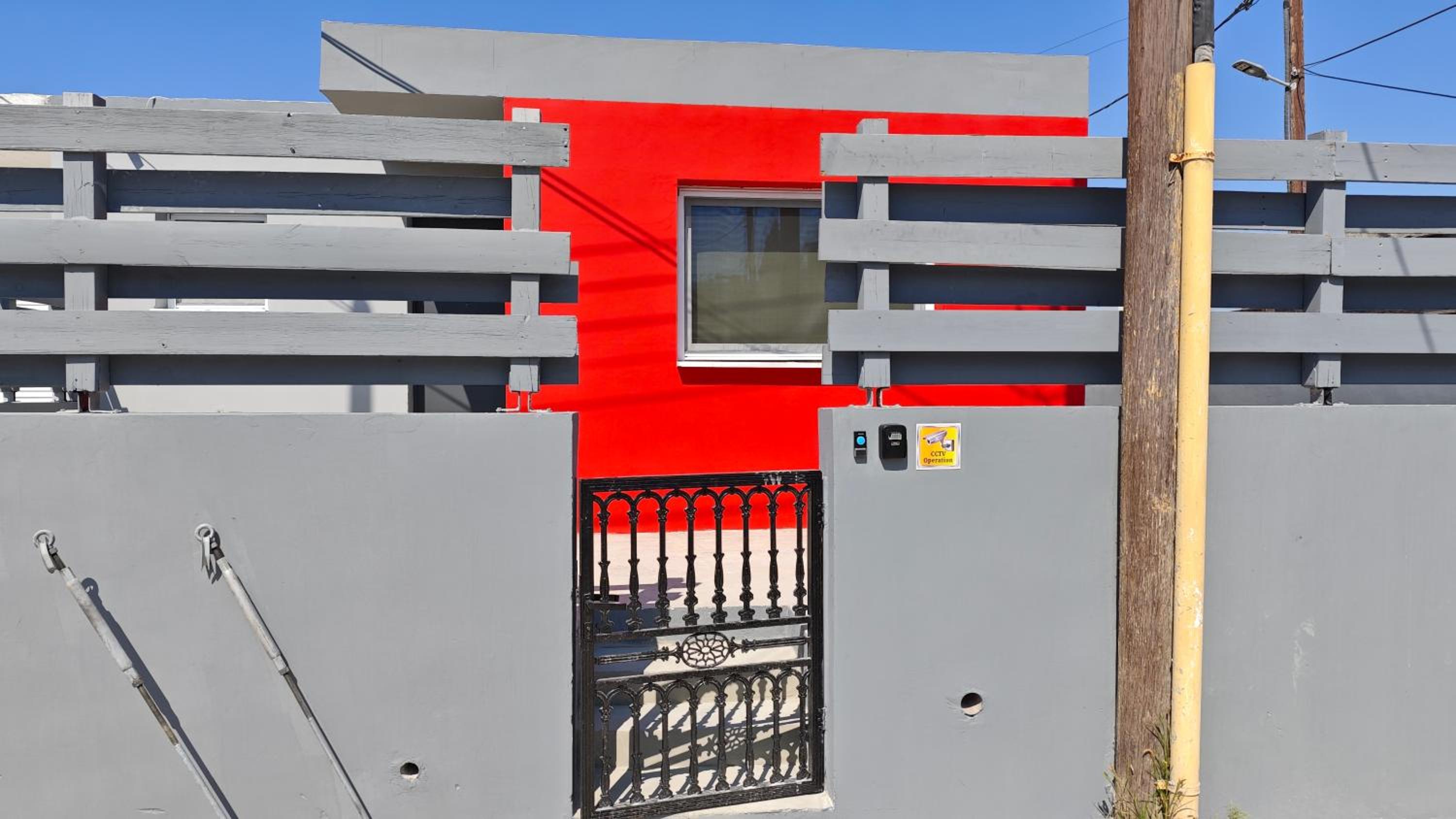 Modern 1-bedroom home in Larnaca with a private garden ideal for long stays and remote work