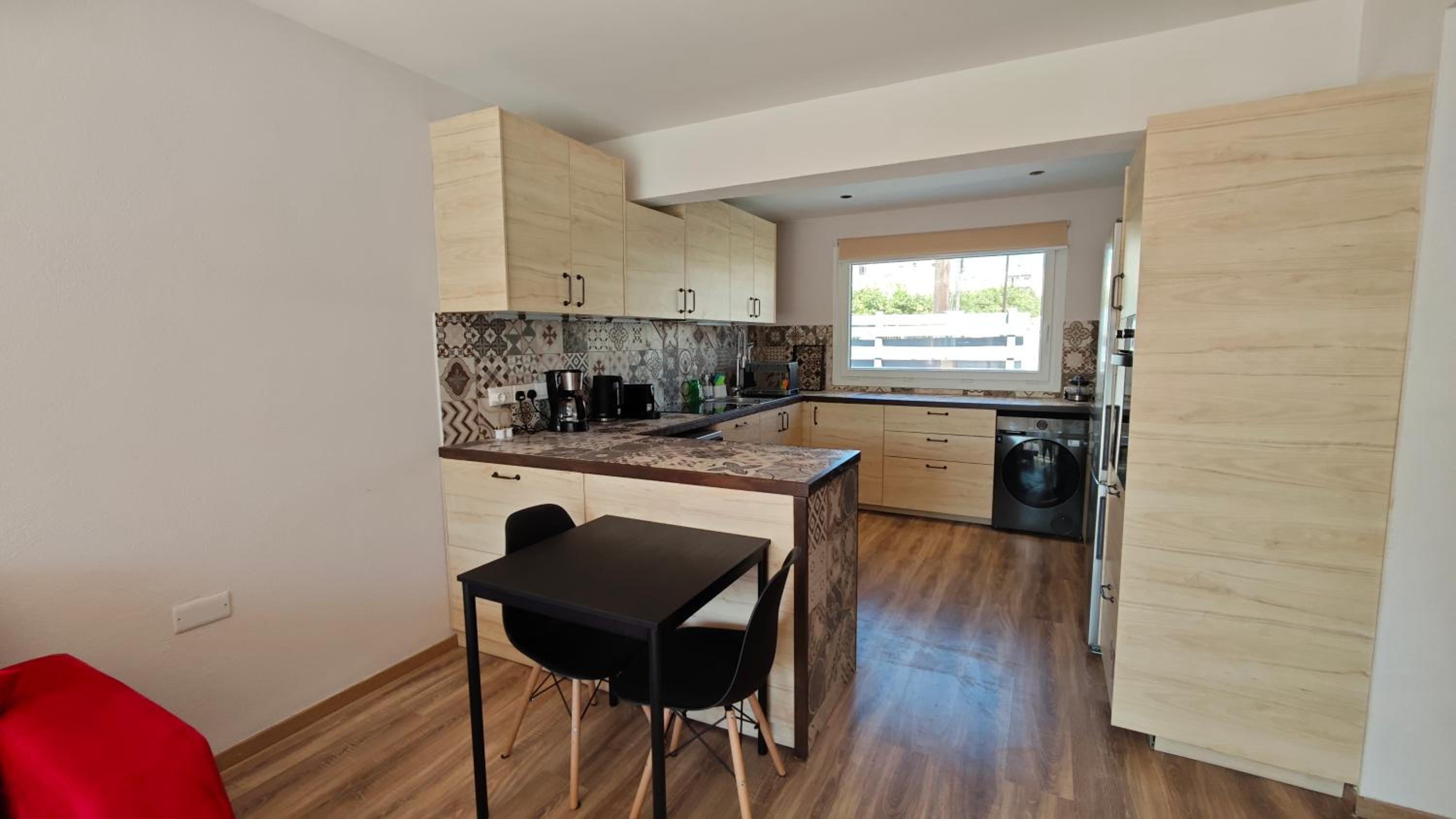 Modern 1-bedroom home in Larnaca with a private garden ideal for long stays and remote work