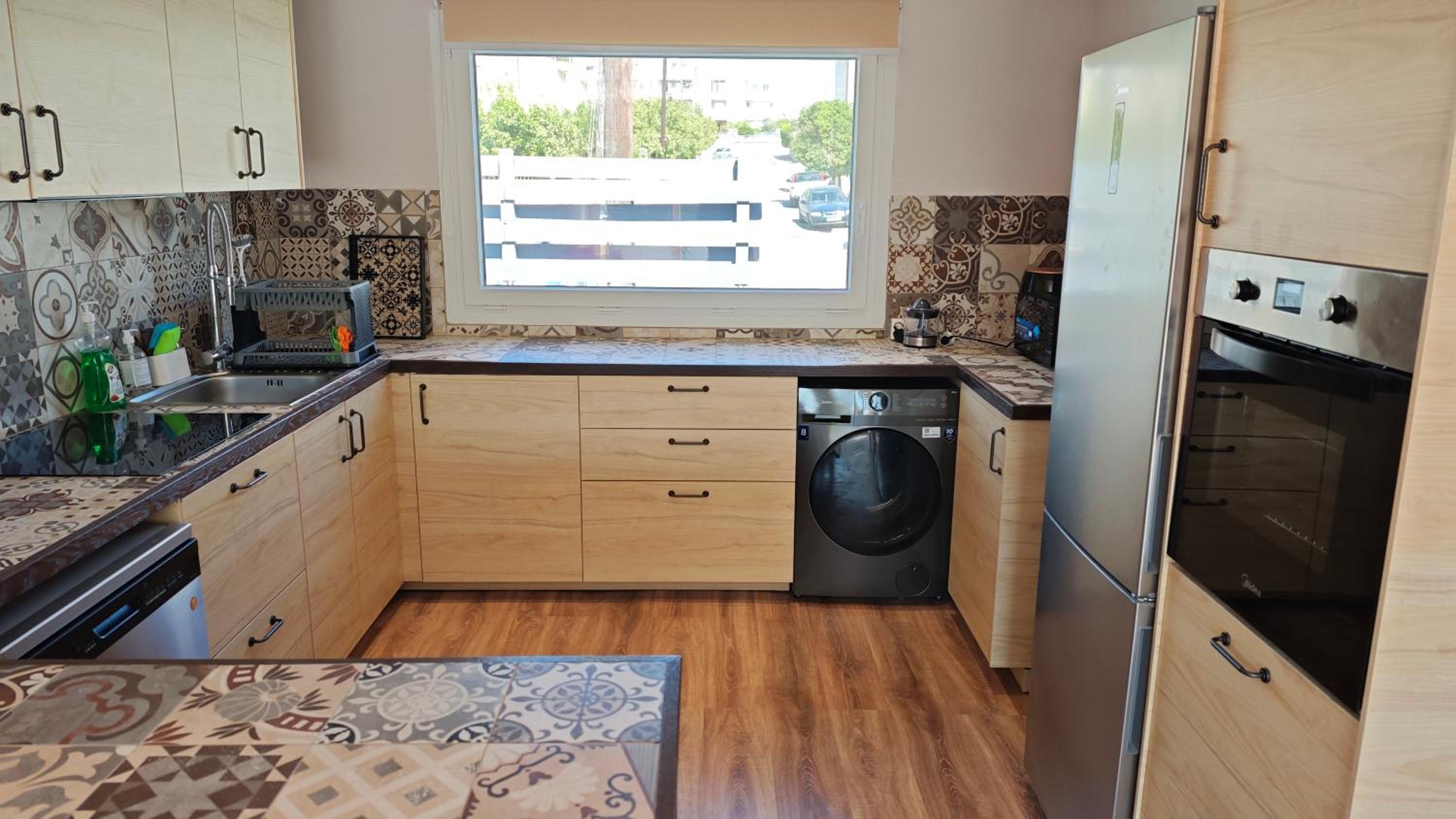 Modern 1-bedroom home in Larnaca with a private garden ideal for long stays and remote work