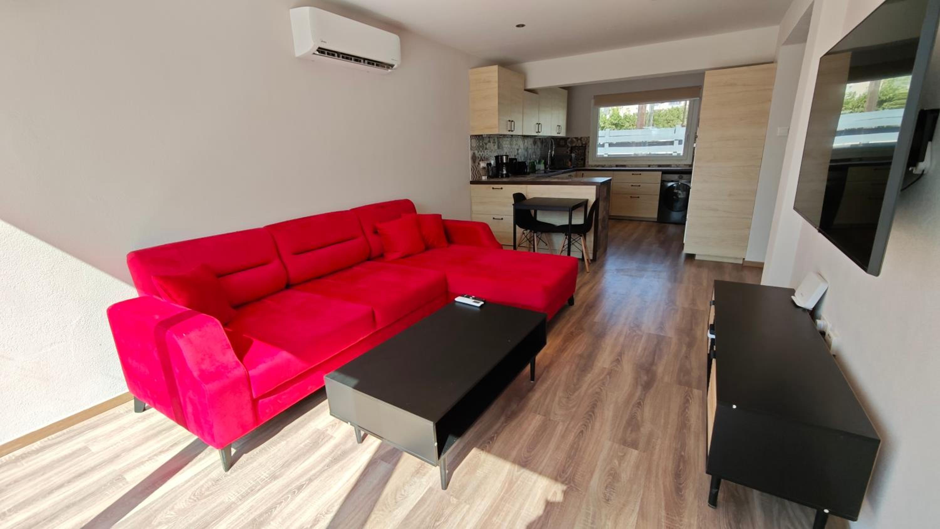 Modern 1-bedroom home in Larnaca with a private garden ideal for long stays and remote work