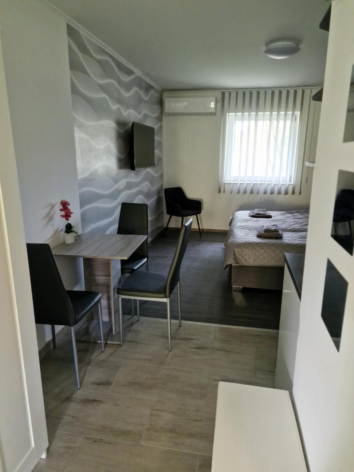 Tóthék Apartman és Rendezvényterem view 4