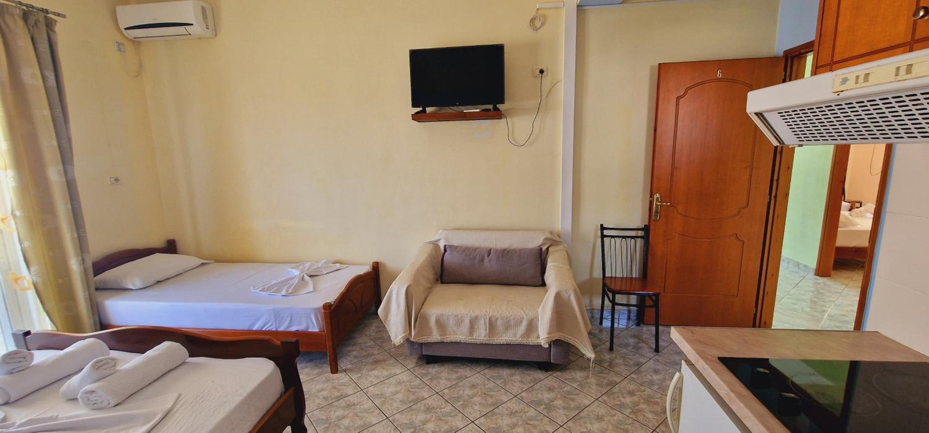 Guest house Luiza & Bushati