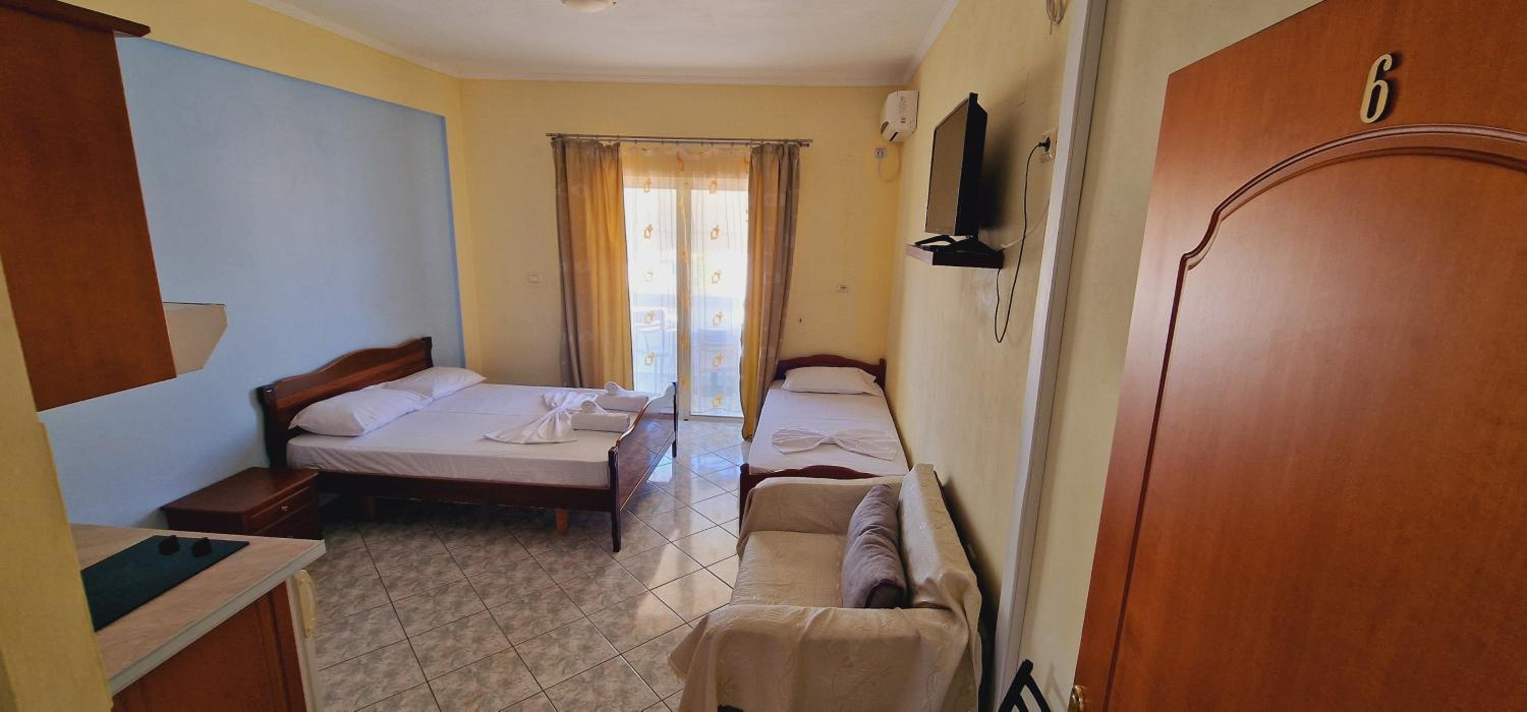 Guest house Luiza & Bushati