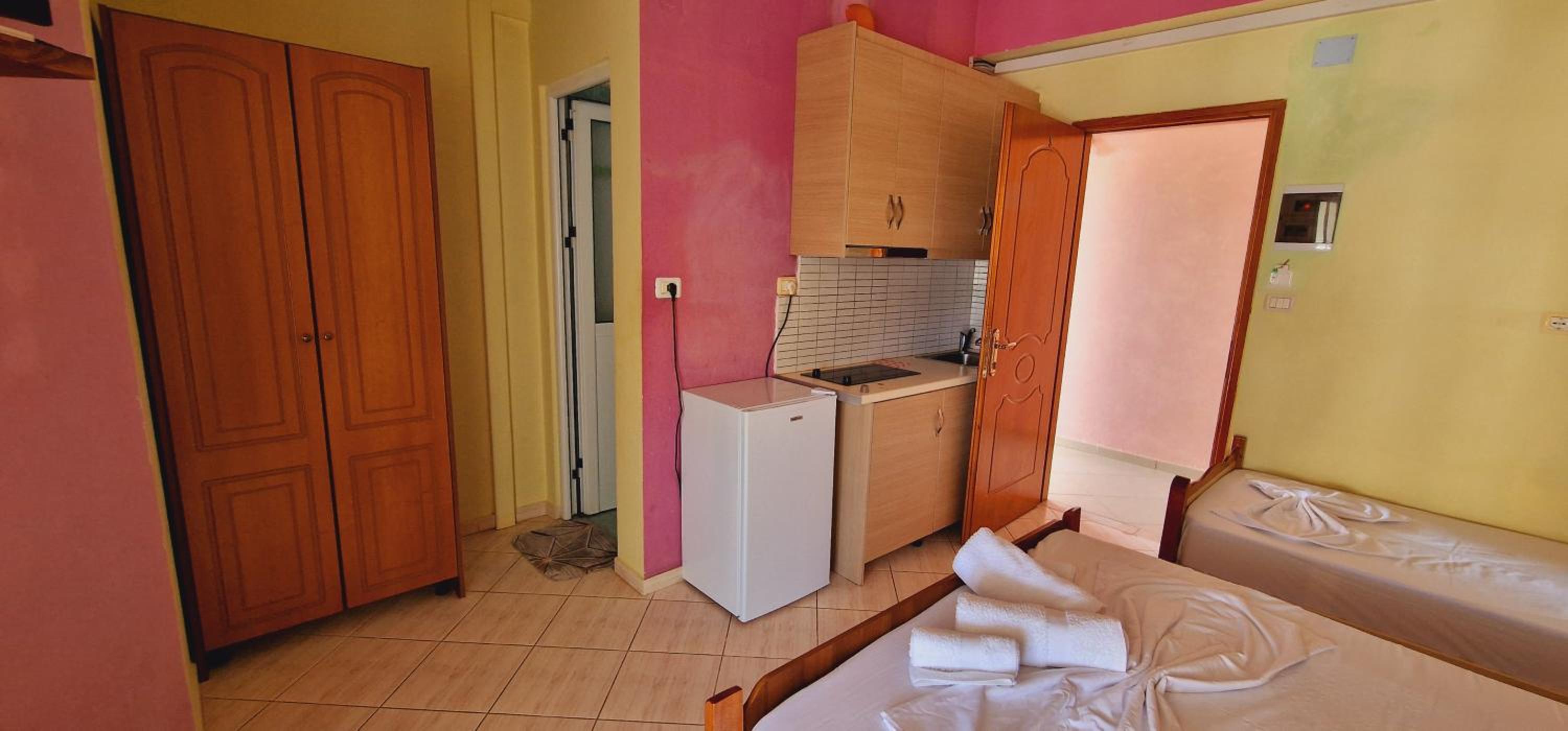Guest house Luiza & Bushati