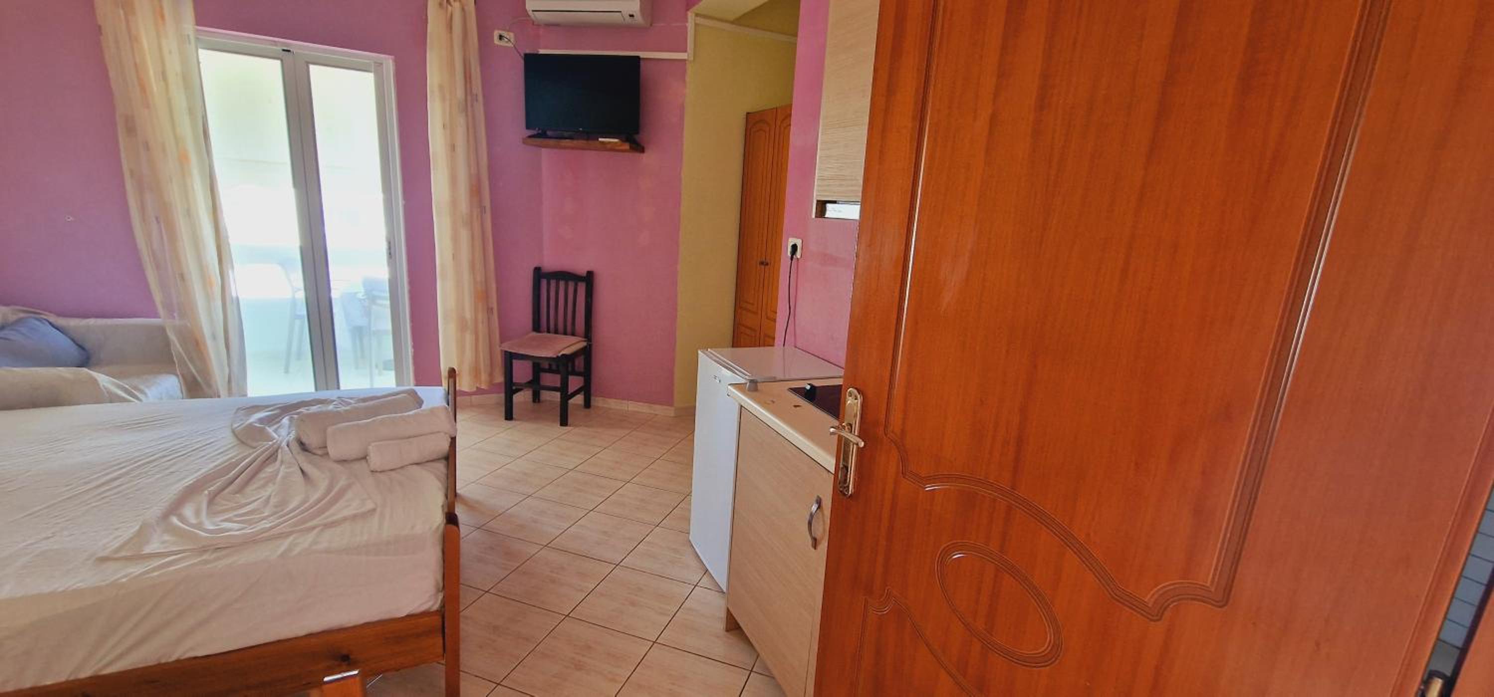 Guest house Luiza & Bushati