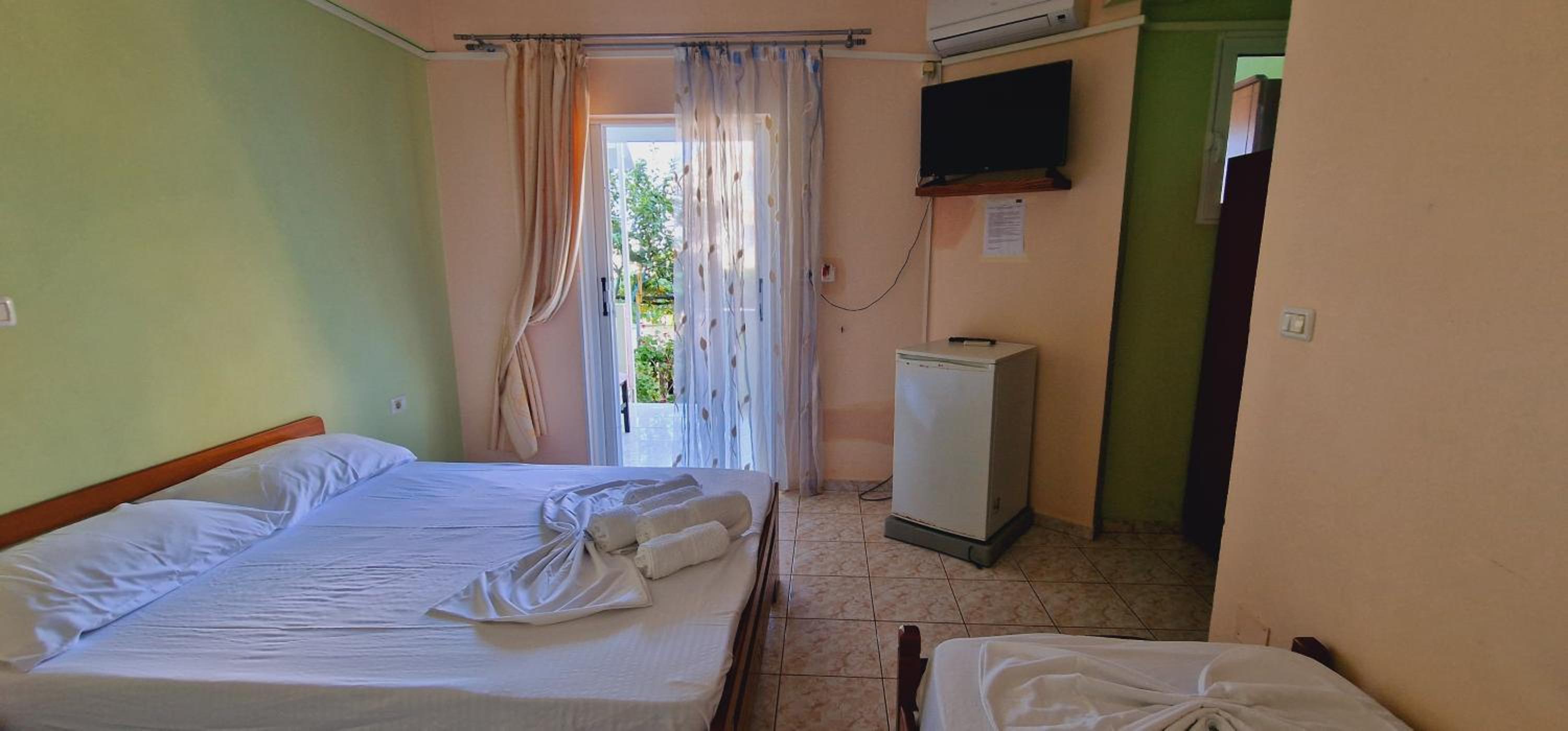 Guest house Luiza & Bushati