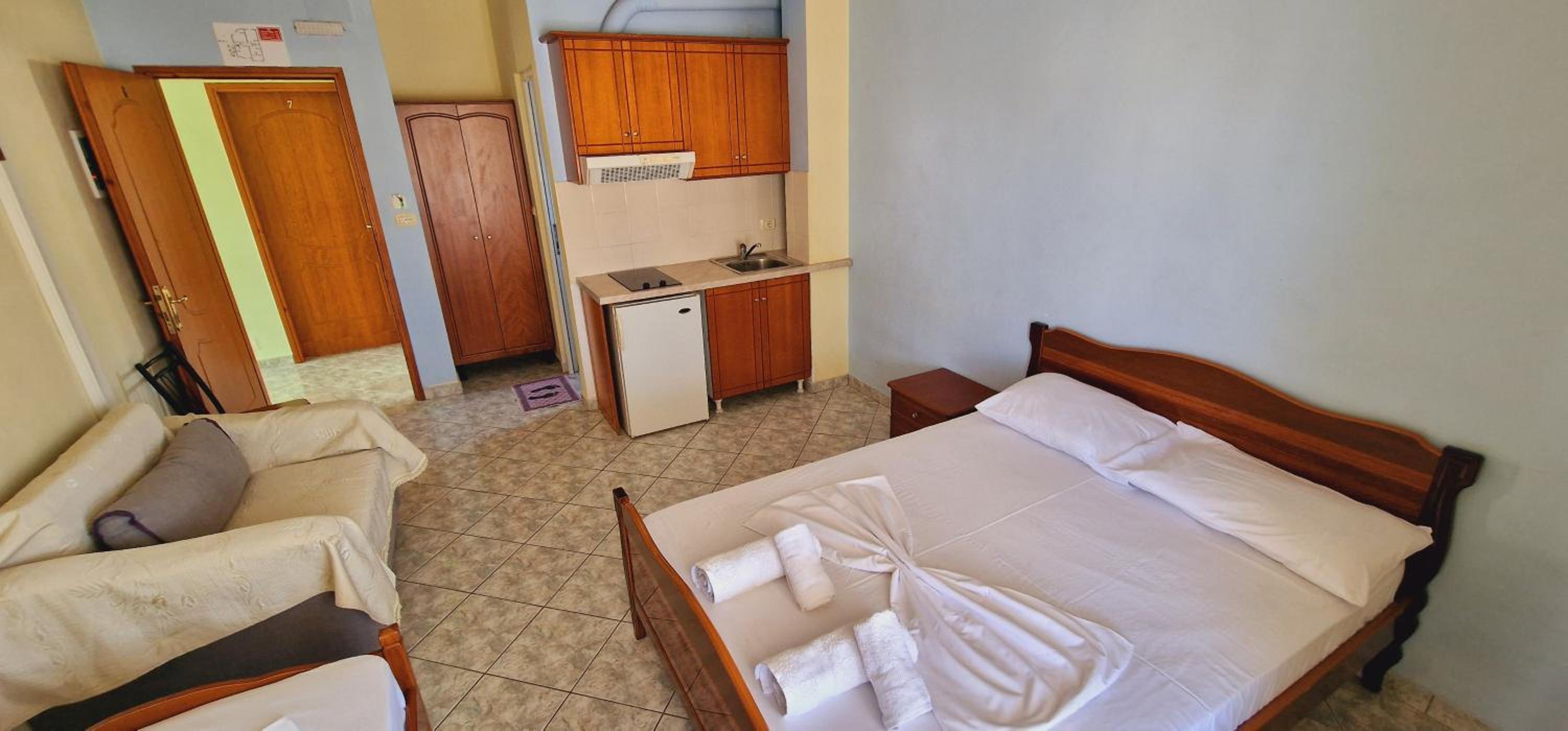 Guest house Luiza & Bushati