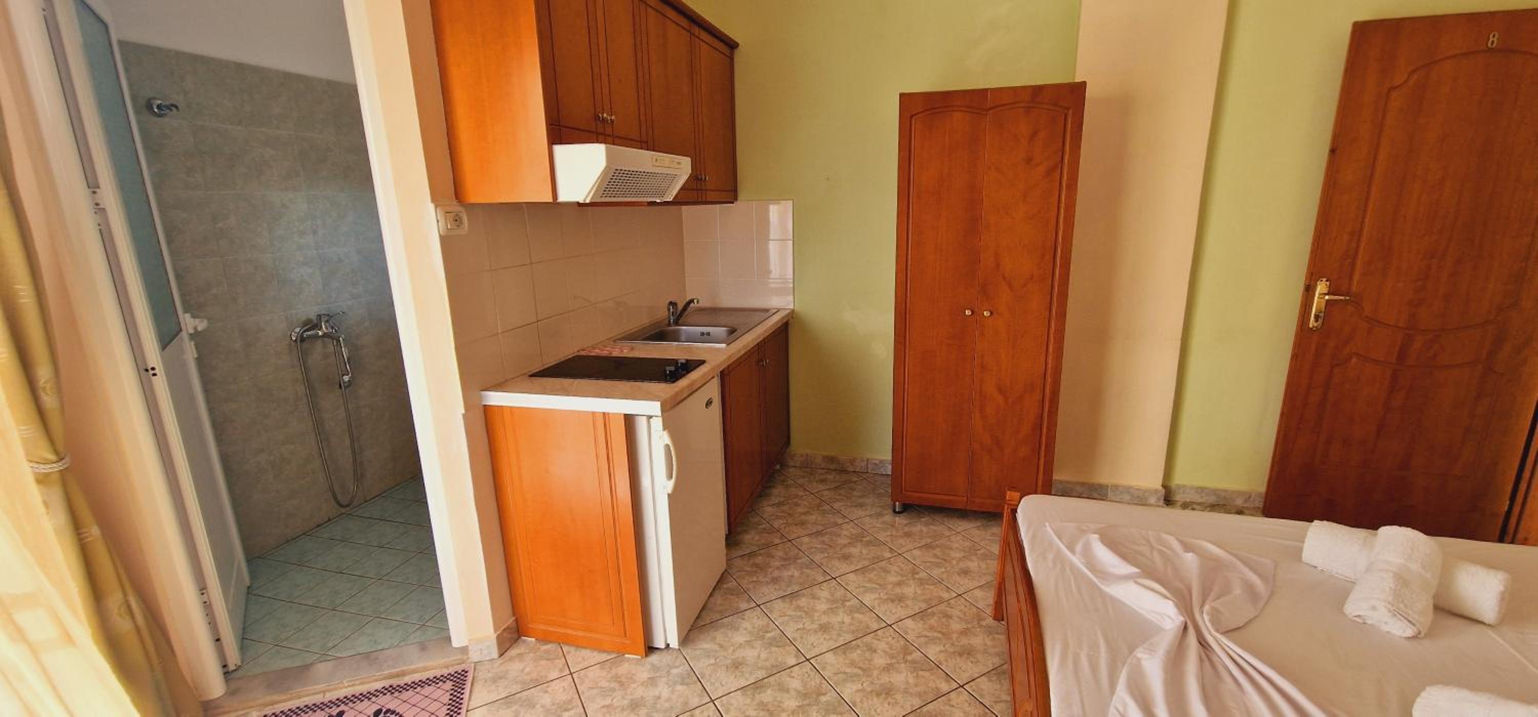 Guest house Luiza & Bushati