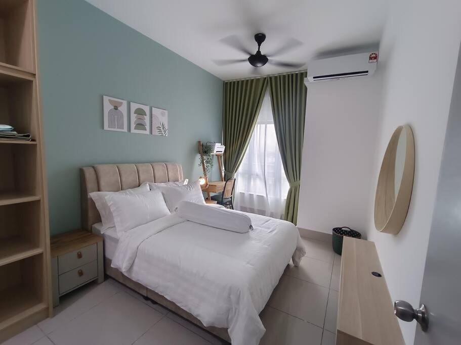 KLCC View 3BR 3Bath at RC Residence by Rosaz