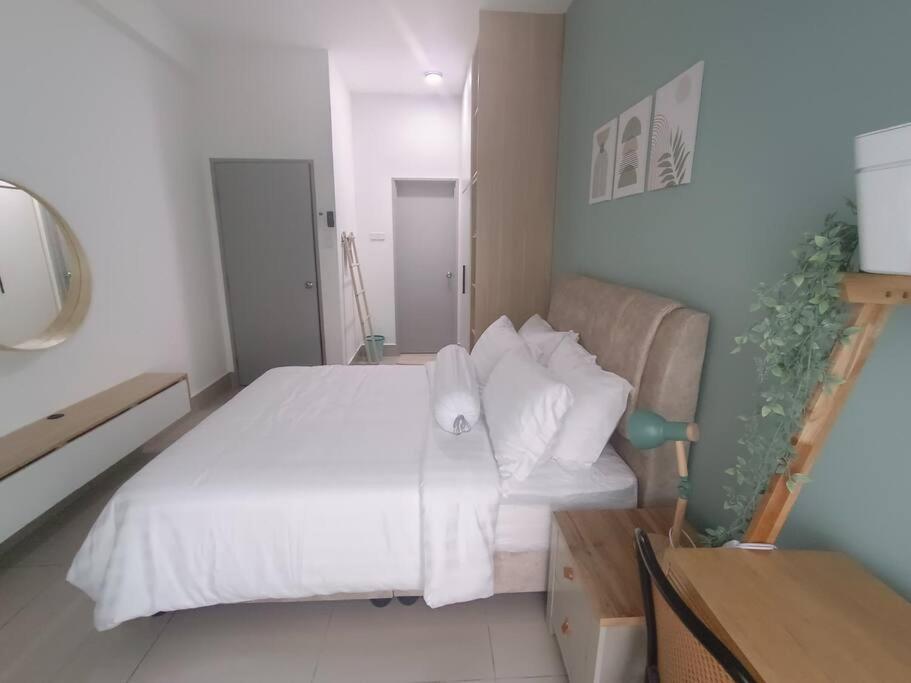KLCC View 3BR 3Bath at RC Residence by Rosaz