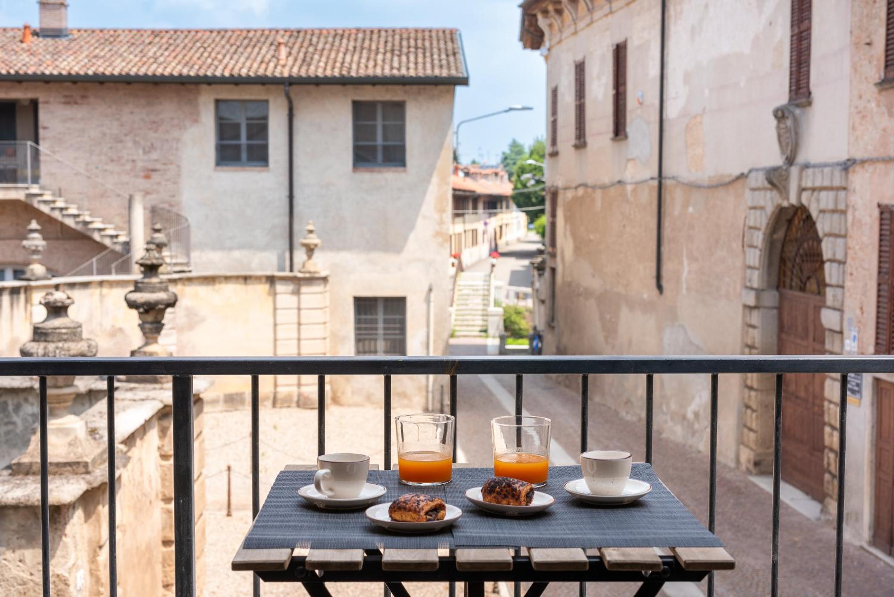 Naviglio suite apartments view 3