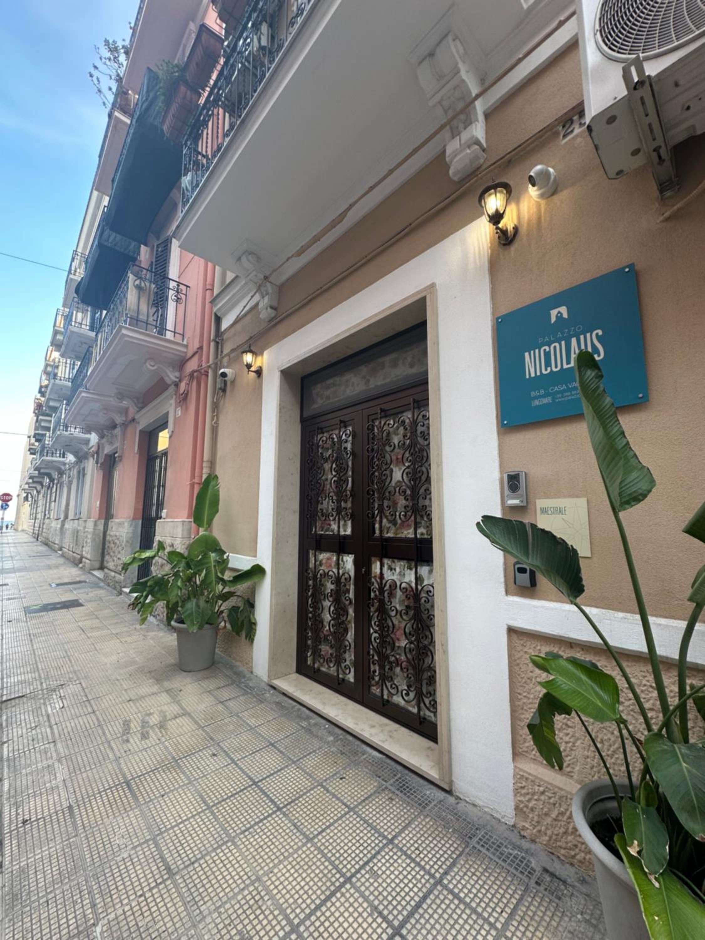 PALAZZO NICOLAUS del LUNGOMARE