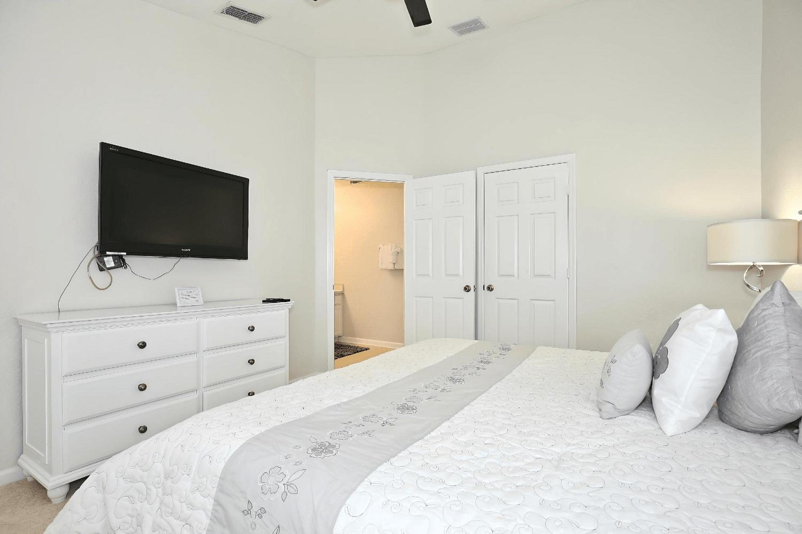 7670 - 3BD/3BA Unique Townhome | Private Pool & Near Disney