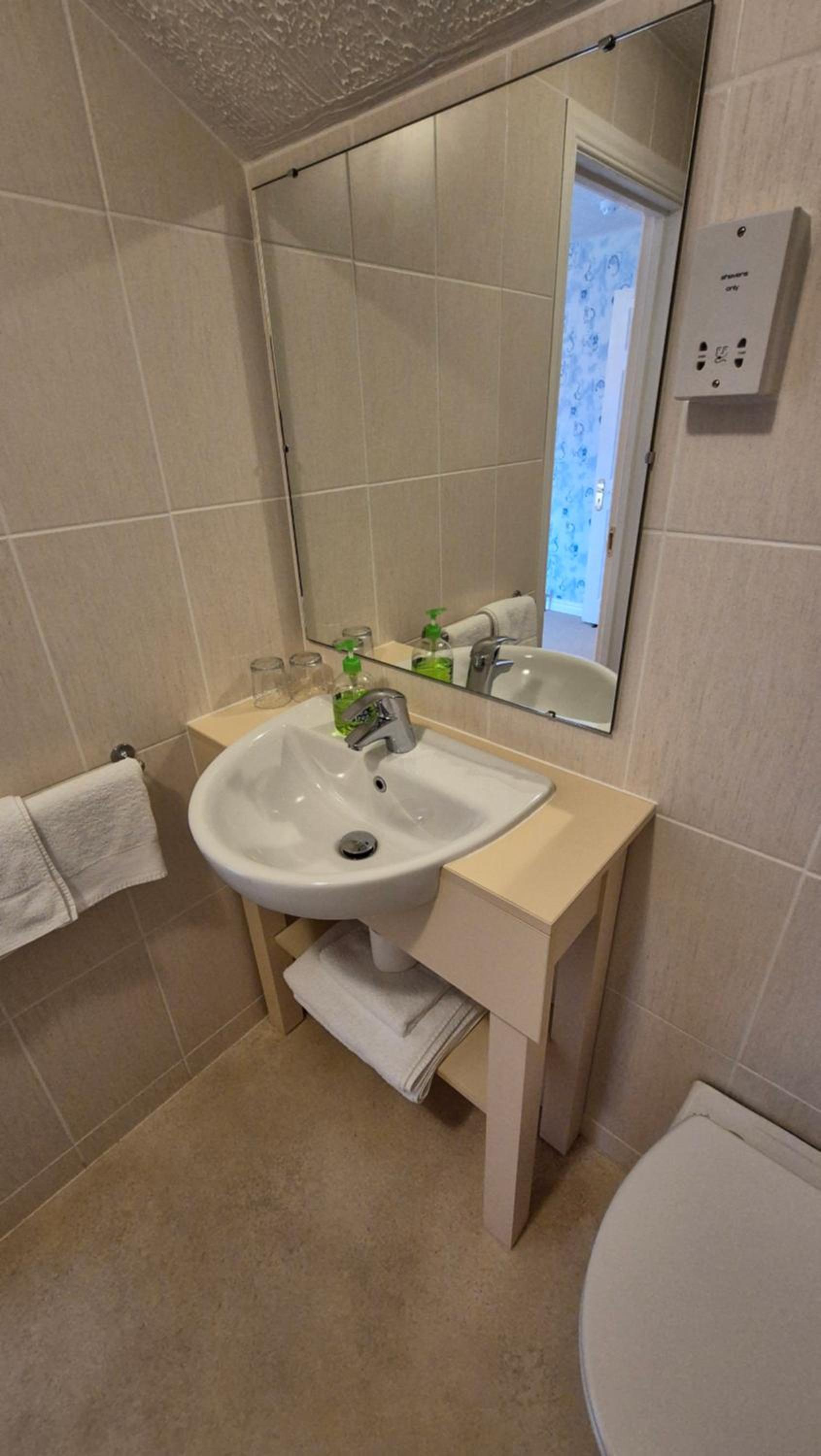 Goldenhill Guesthouse