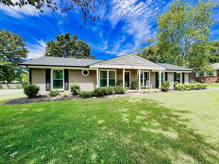 Room For the Family - Large Yard - Gallatin Stays