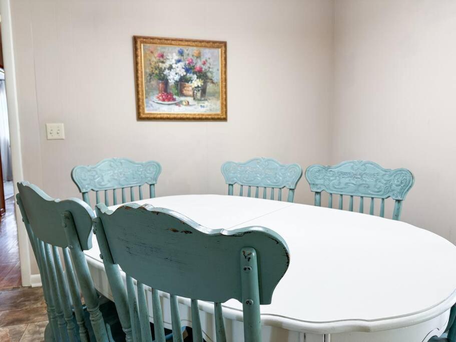 Room For the Family - Large Yard - Gallatin Stays