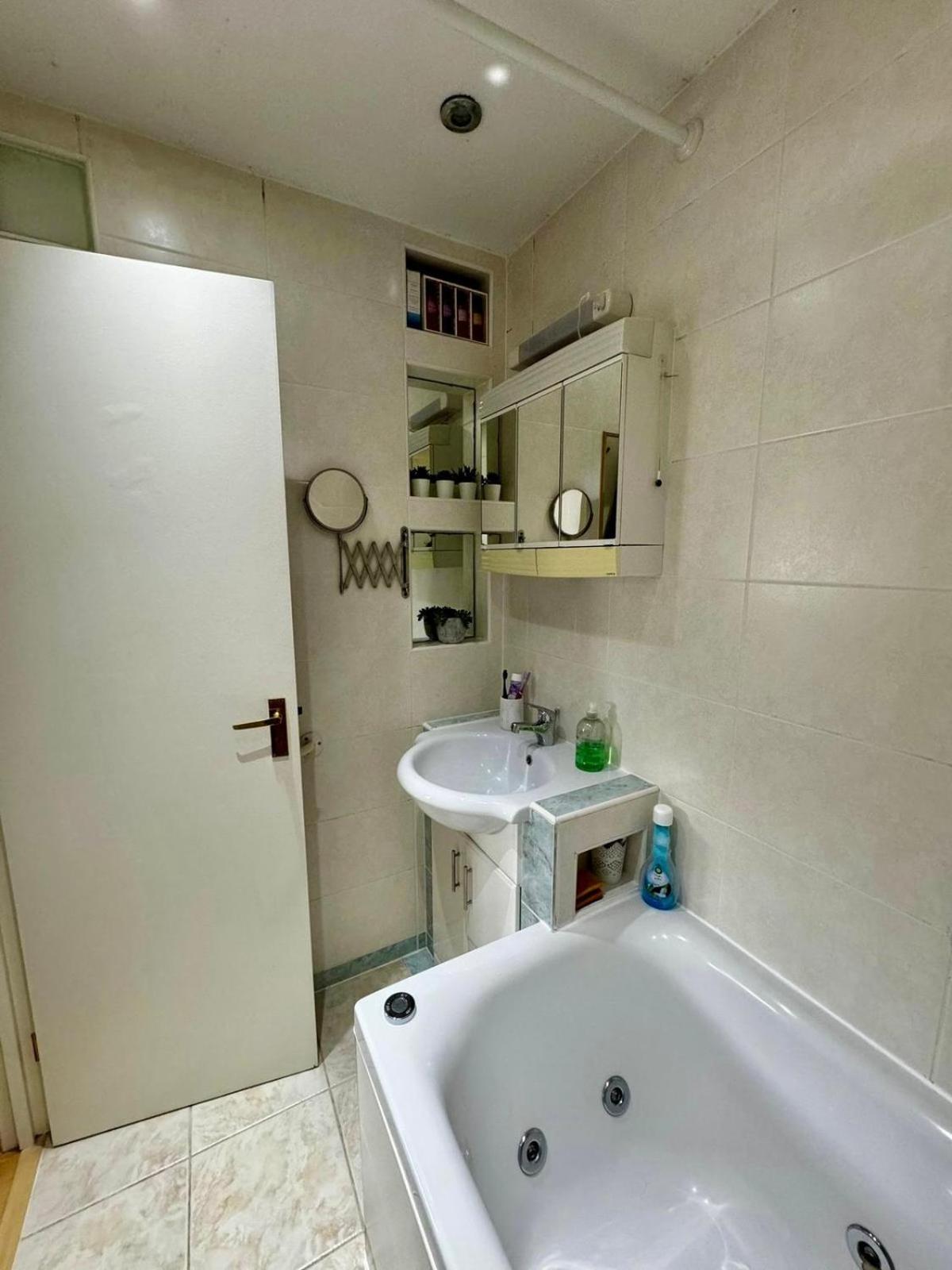 Amazing EN-SUITE Apartment in Finchley Central