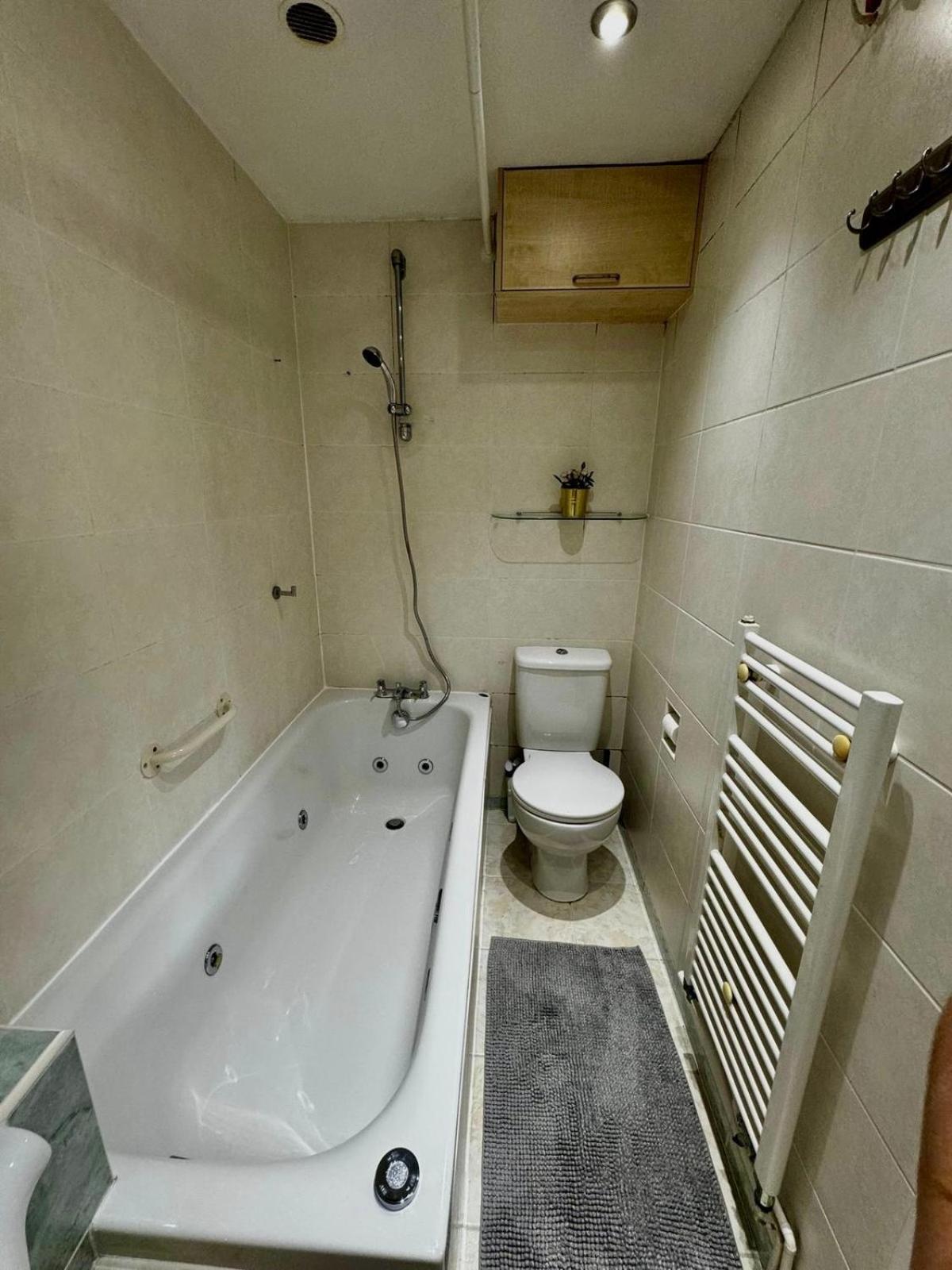 Amazing EN-SUITE Apartment in Finchley Central