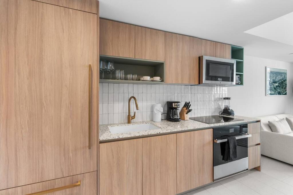 New Luxury Apartment at Downtown Miami