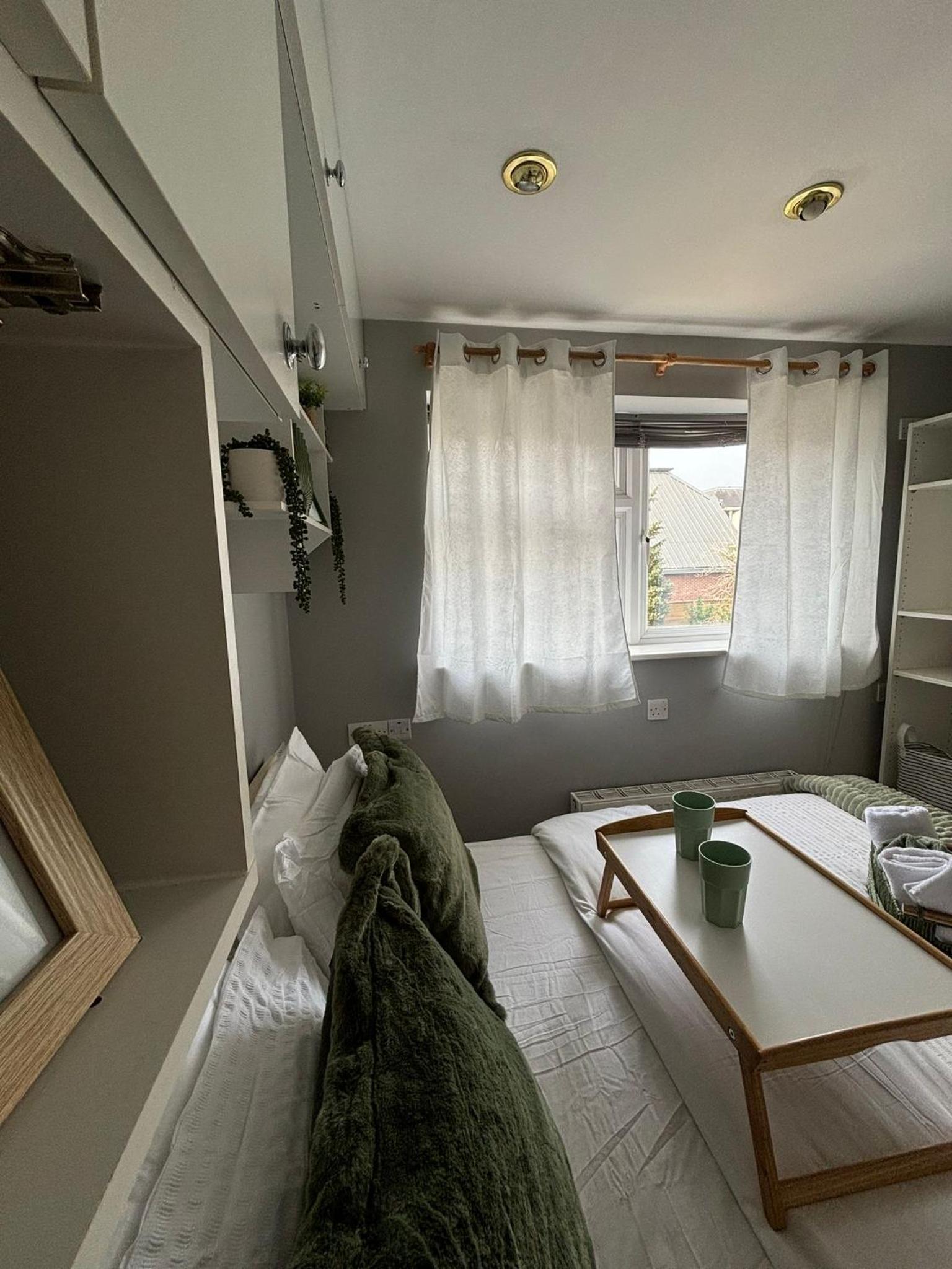 Amazing EN-SUITE Apartment in Finchley Central