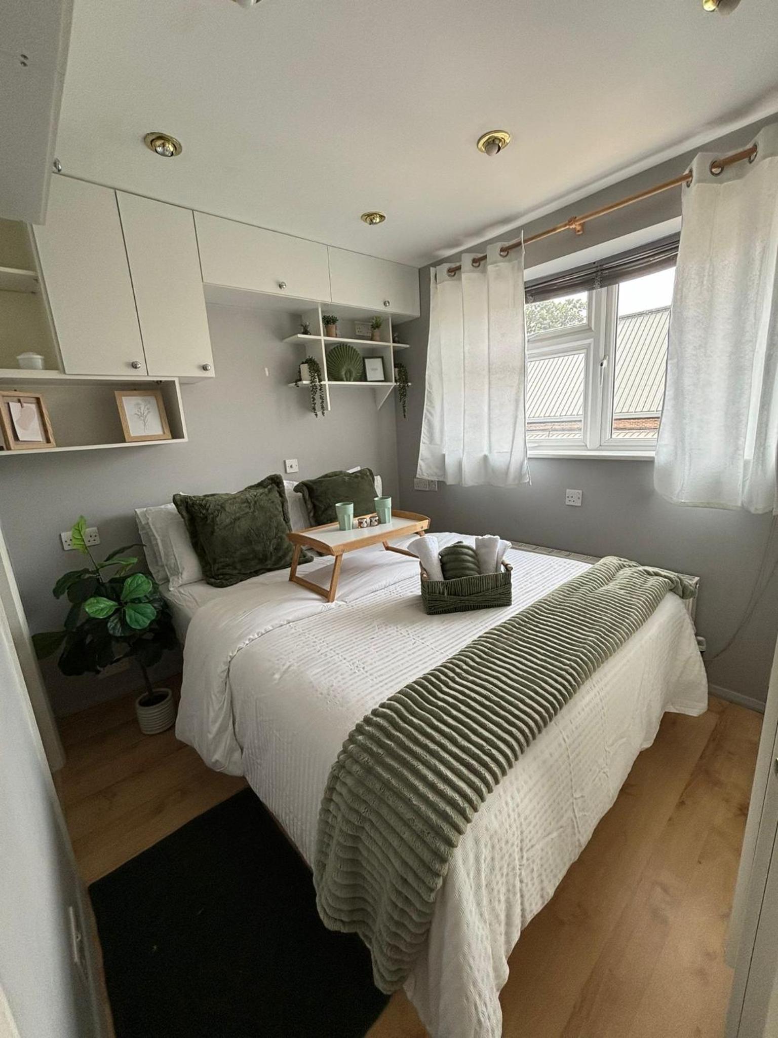 Amazing EN-SUITE Apartment in Finchley Central