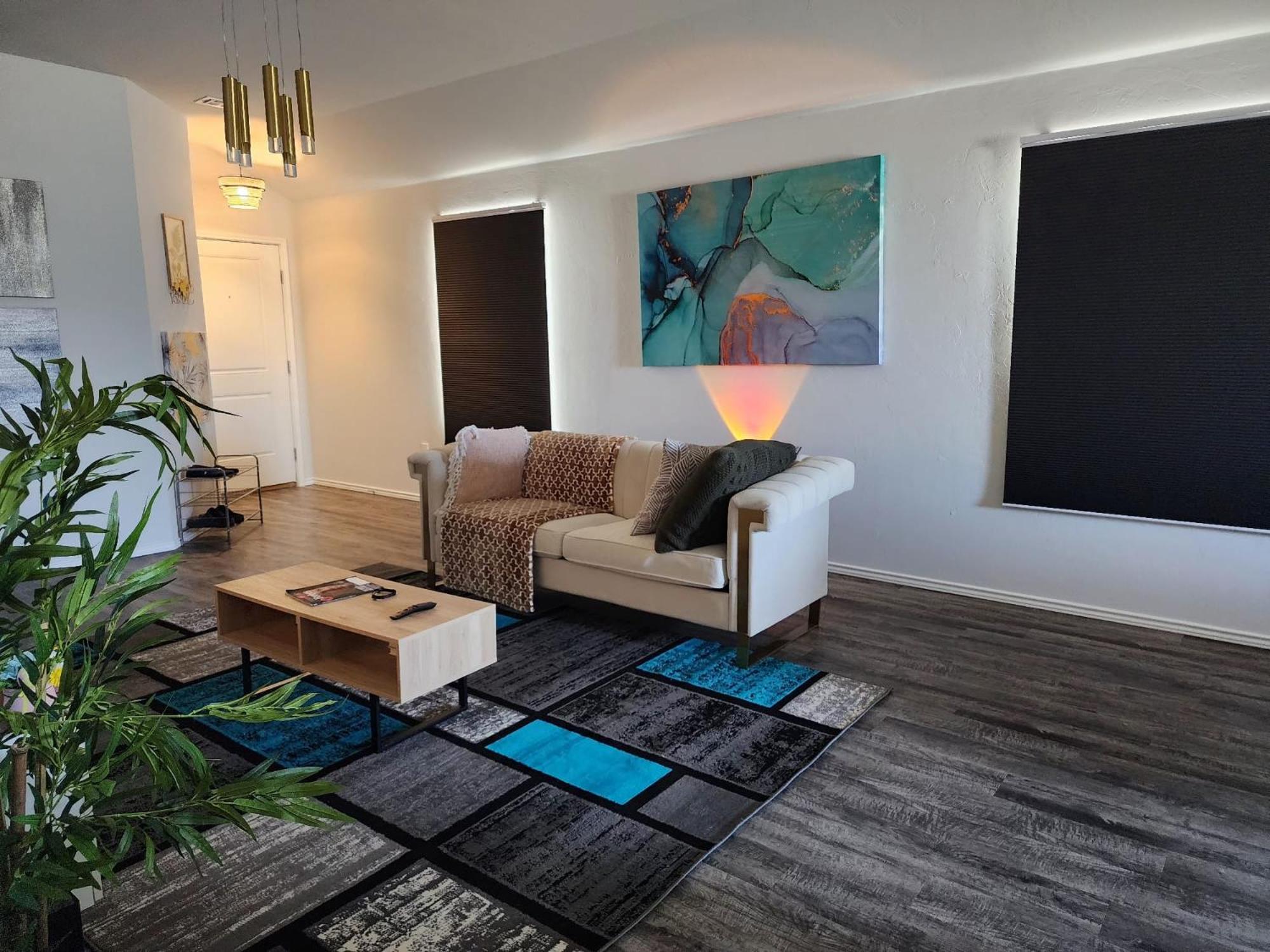 Cozy Room In Modern & Serene Home near Hospitals & Attractions view 2