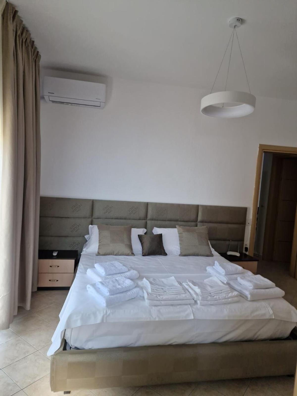 Luna park Apartment