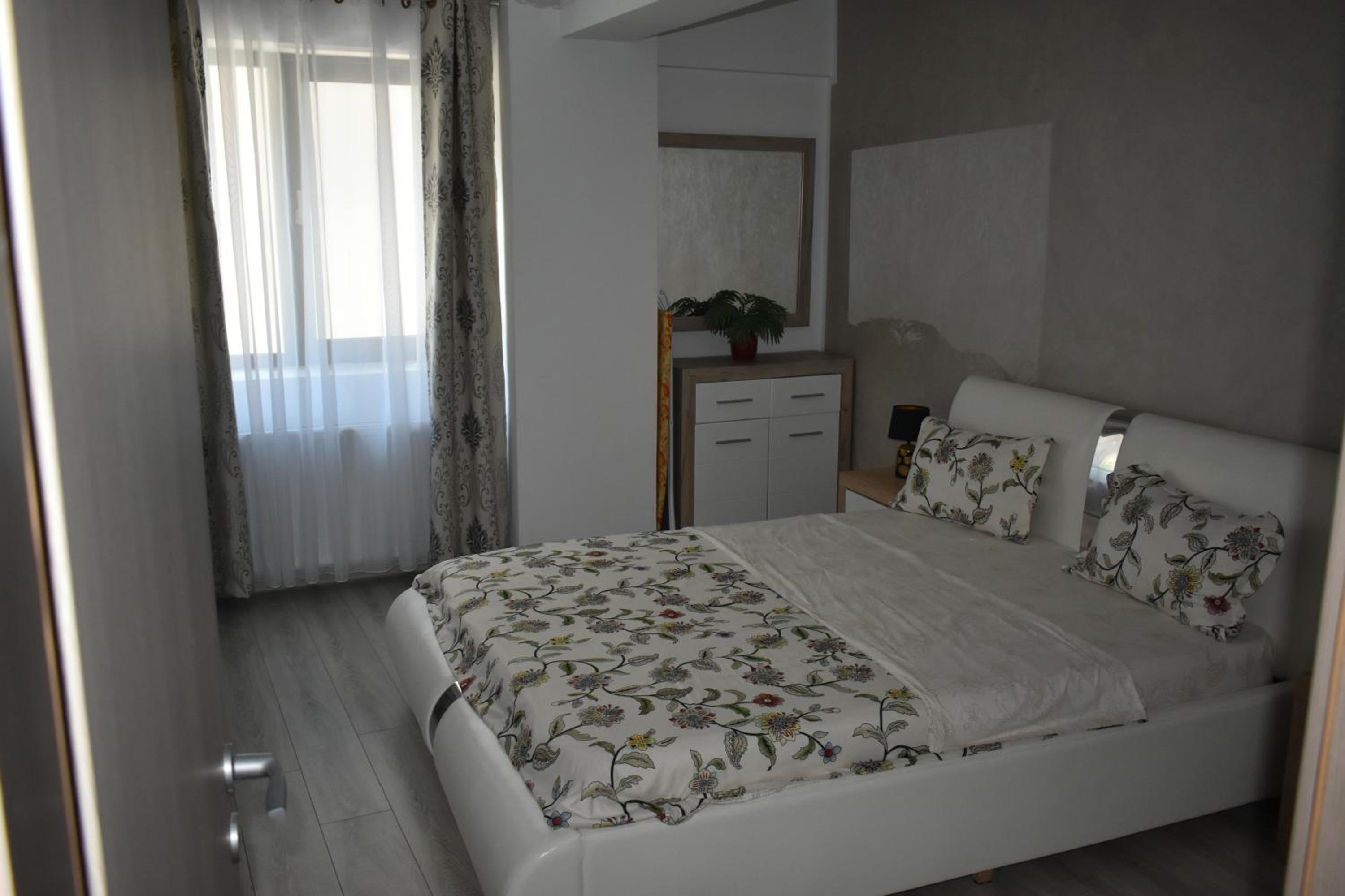 The Cozy apartment in the heart of Iasi view 2
