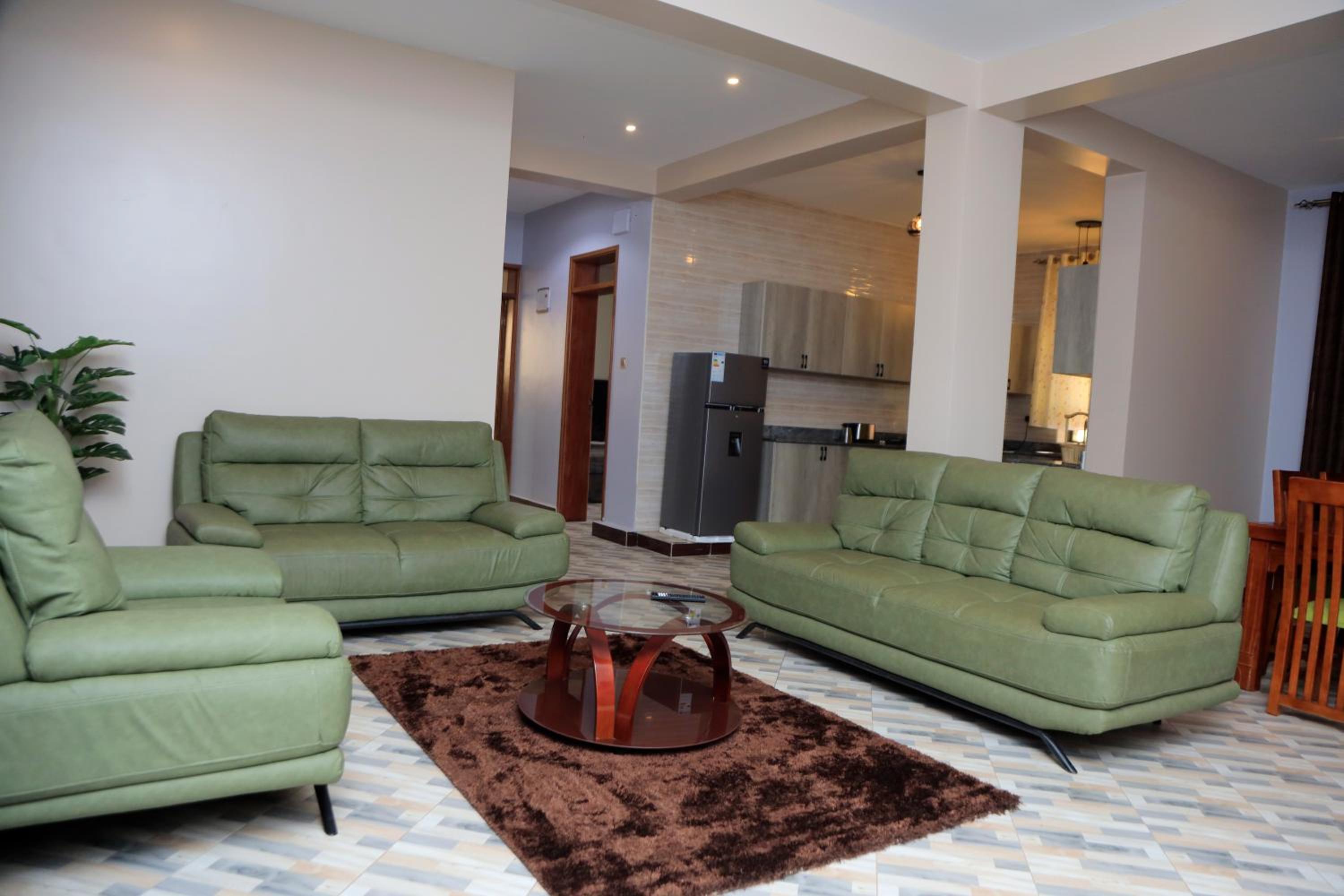 Daisy's Apartments view 4