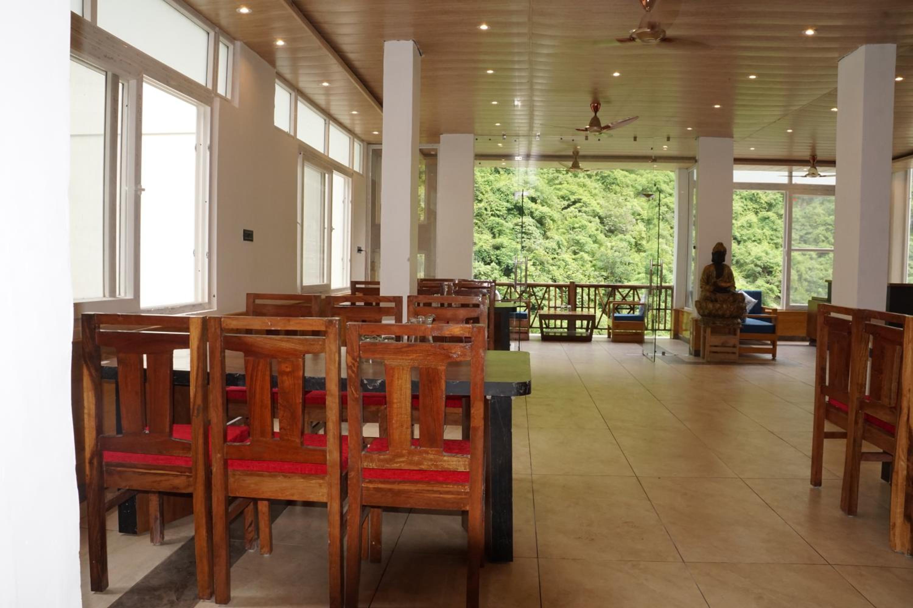 Maulyar Forest Resort