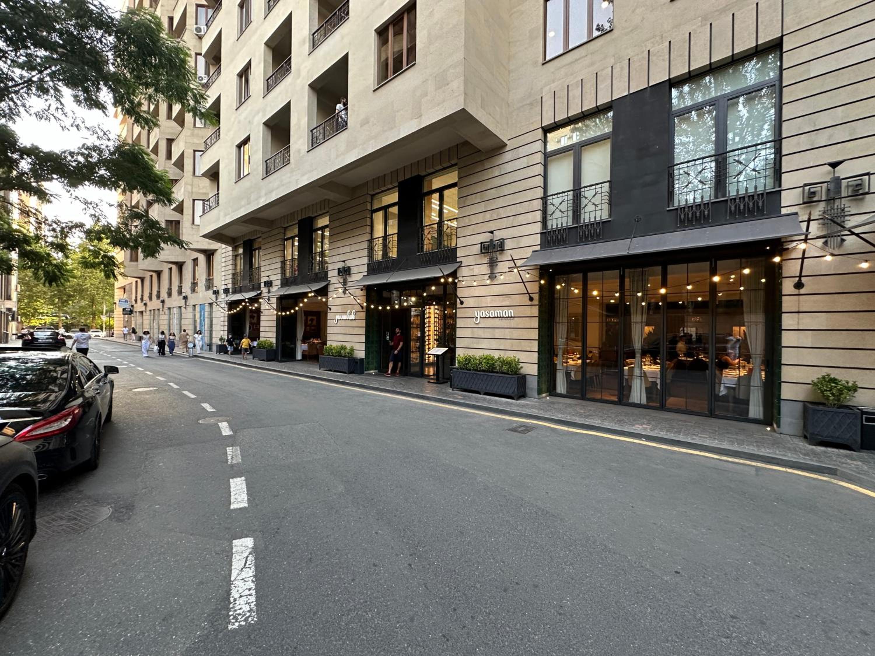 Aram street, 2 bedrooms Beautiful and Sunny apartment DI8210