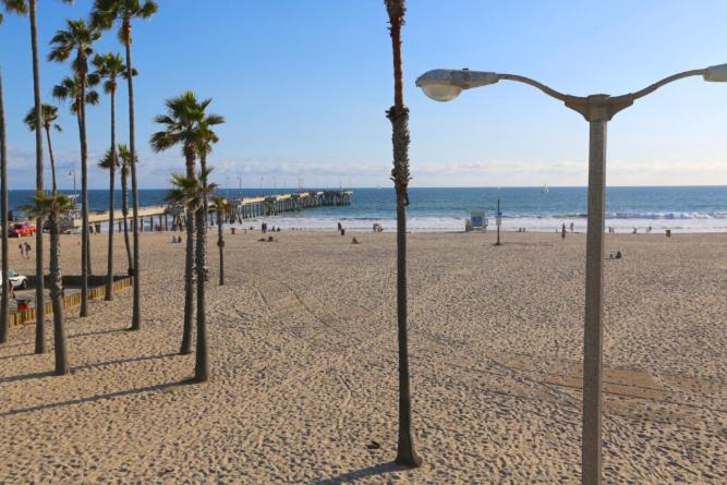 Marina Del Rey Apartment Luxury pool, gym, parking, BBQ