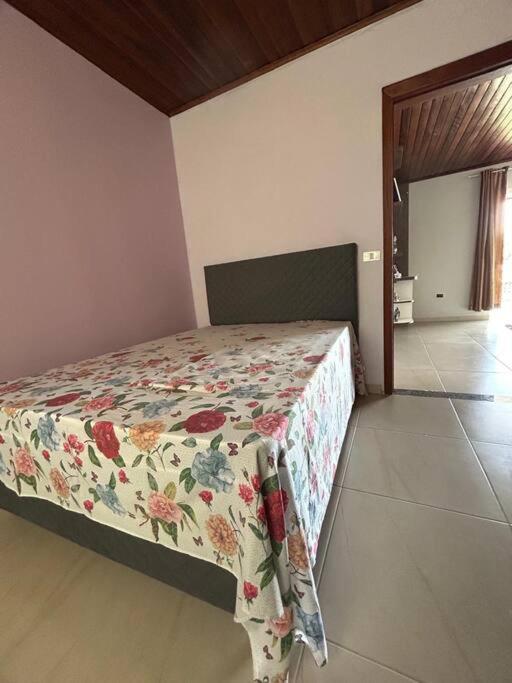 Casa grande em Chácara Mandirituba