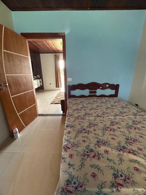 Casa grande em Chácara Mandirituba