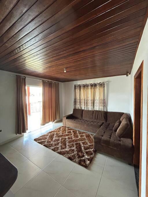 Casa grande em Chácara Mandirituba