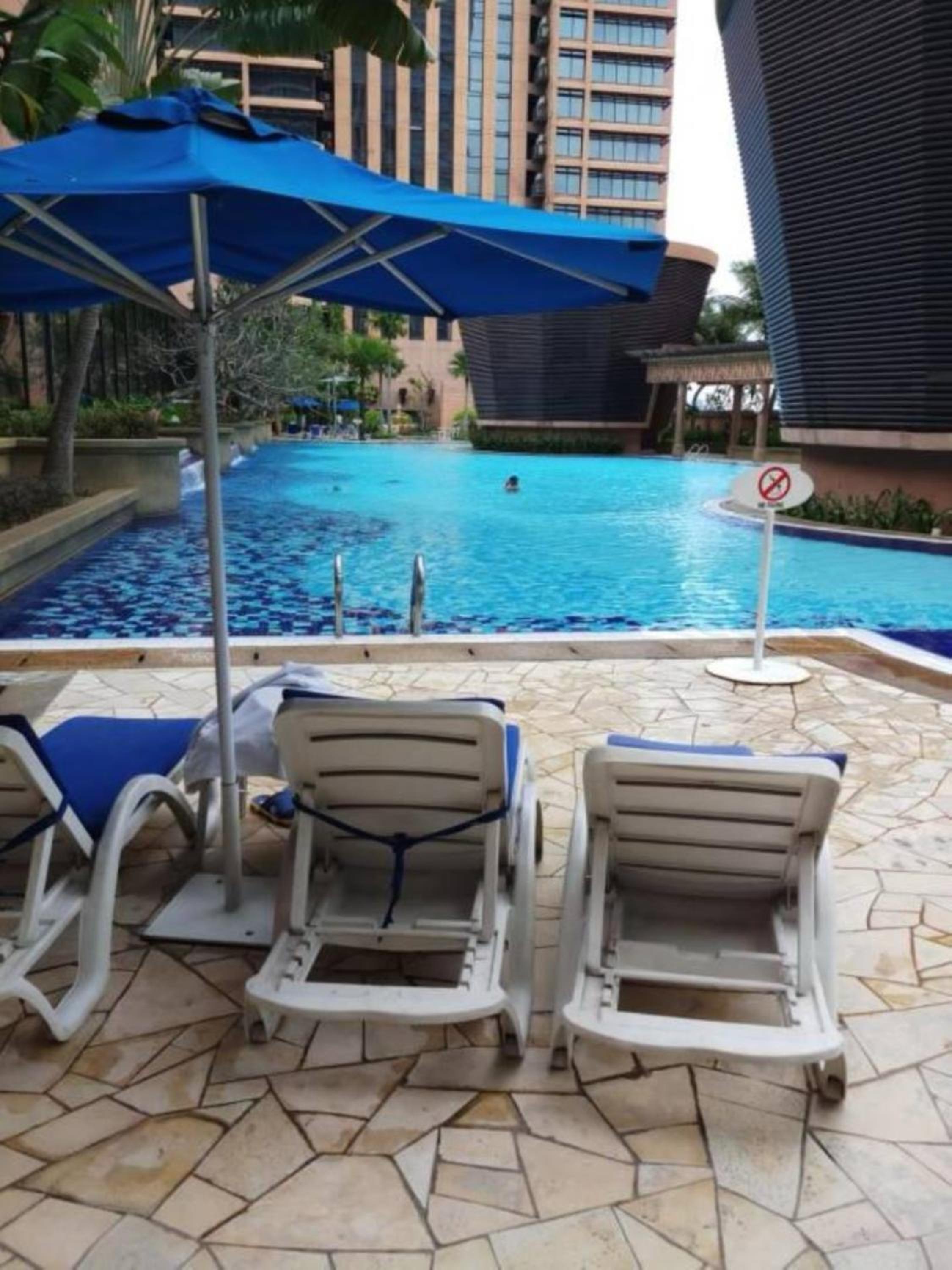 100 Service suites At Times Square KL