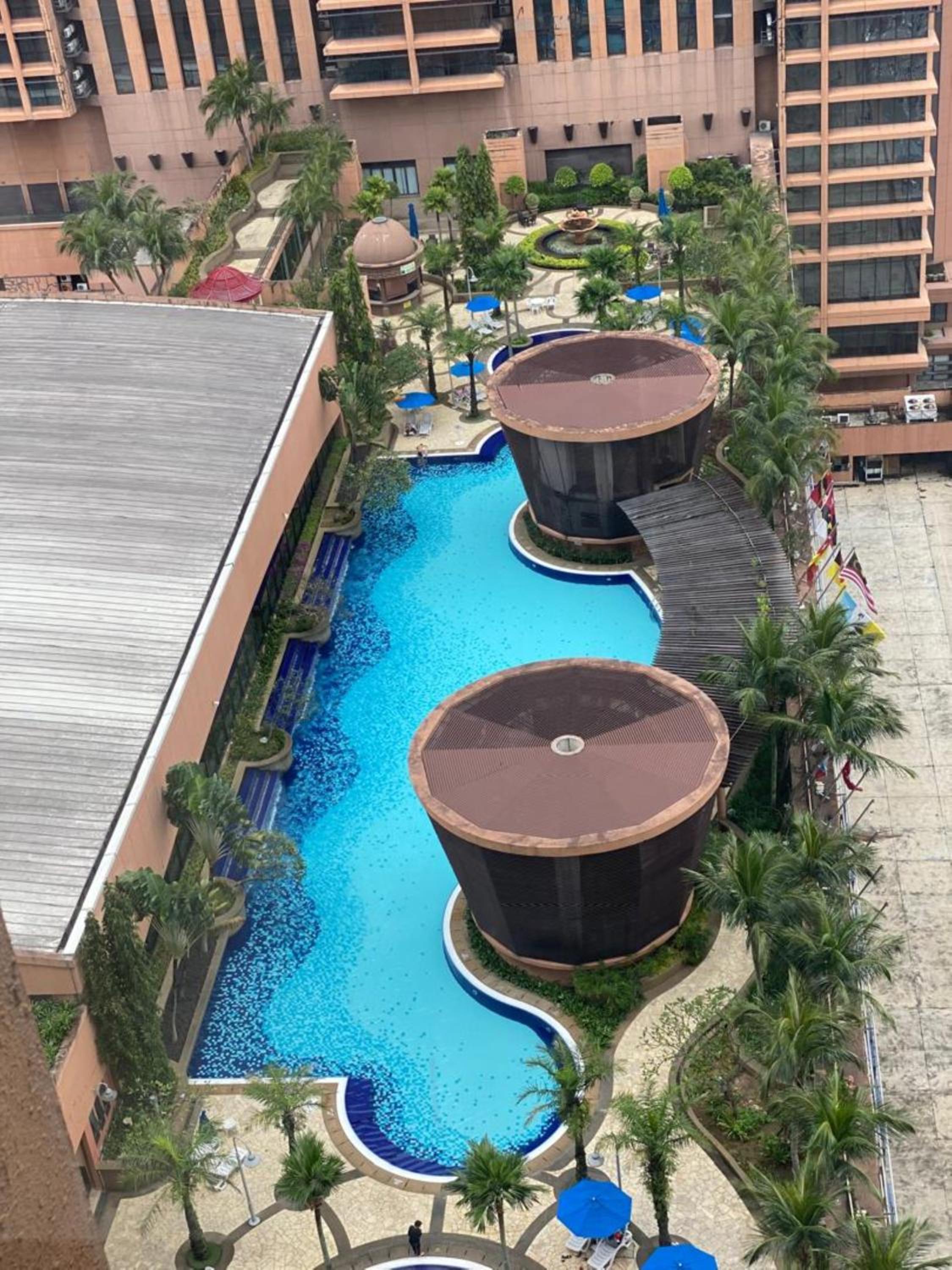 100 Service suites At Times Square KL