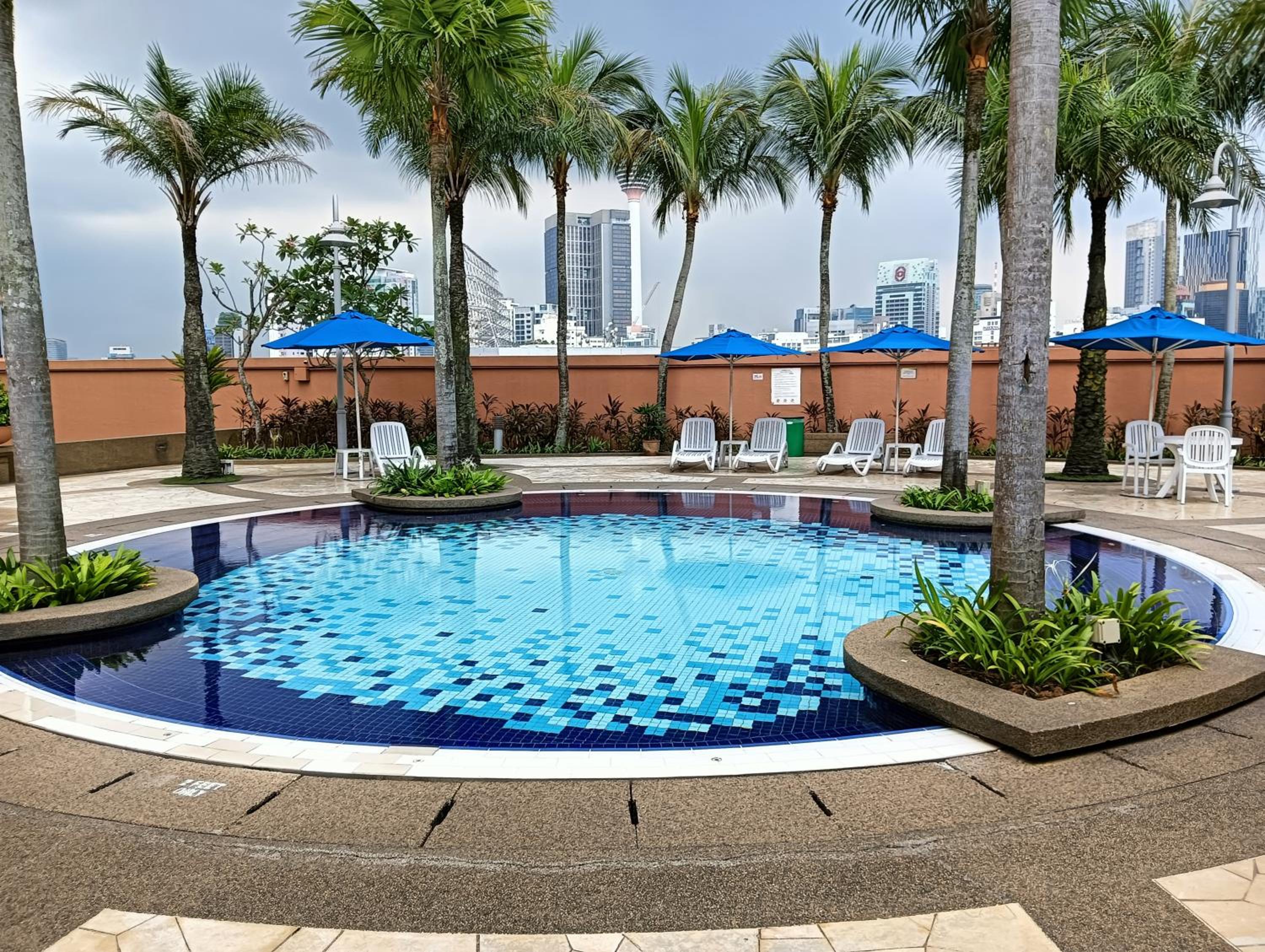 100 Service suites At Times Square KL