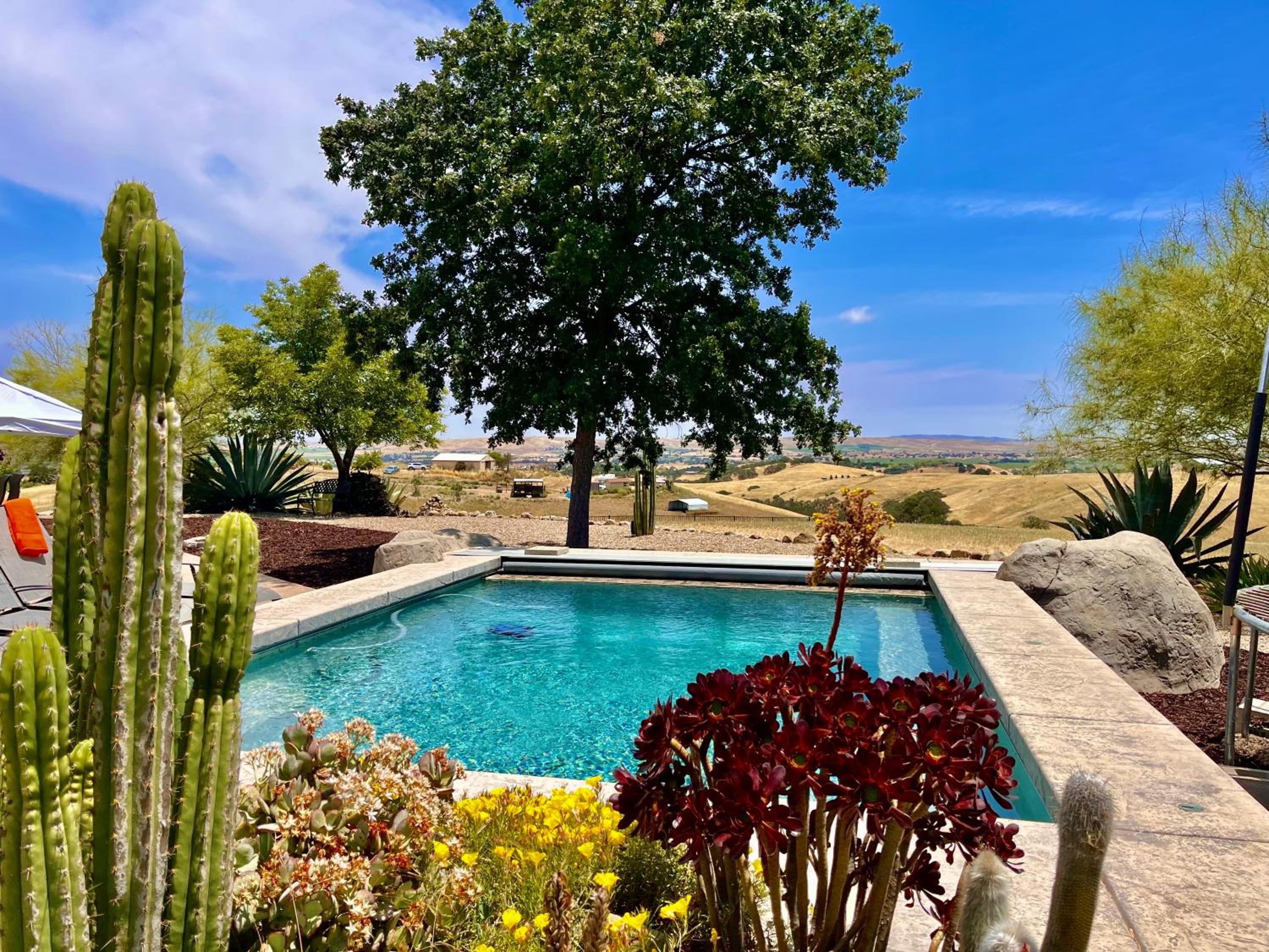 Lp1 Paso Robles Wine Estate Pool view 3