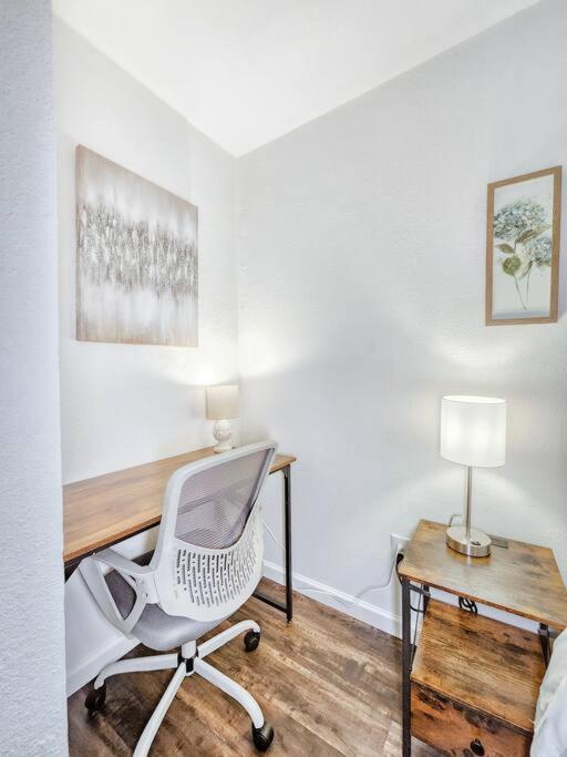 Comfy 1 Bed Close to Downtown, Night Life, UH, MED, Museum, NRG