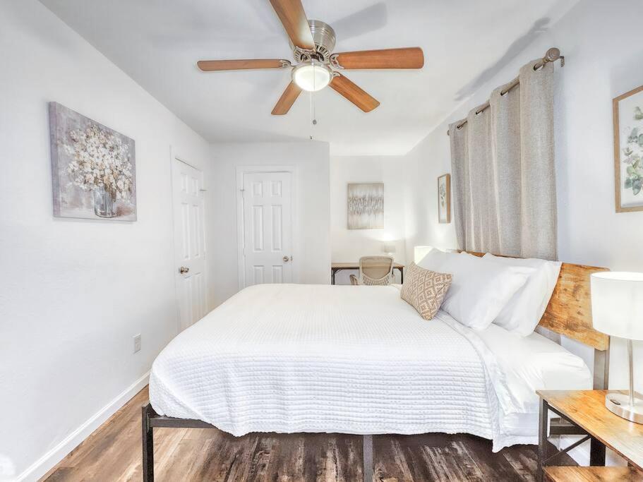 Comfy 1 Bed Close to Downtown, Night Life, UH, MED, Museum, NRG