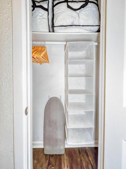 Comfy 1 Bed Close to Downtown, Night Life, UH, MED, Museum, NRG