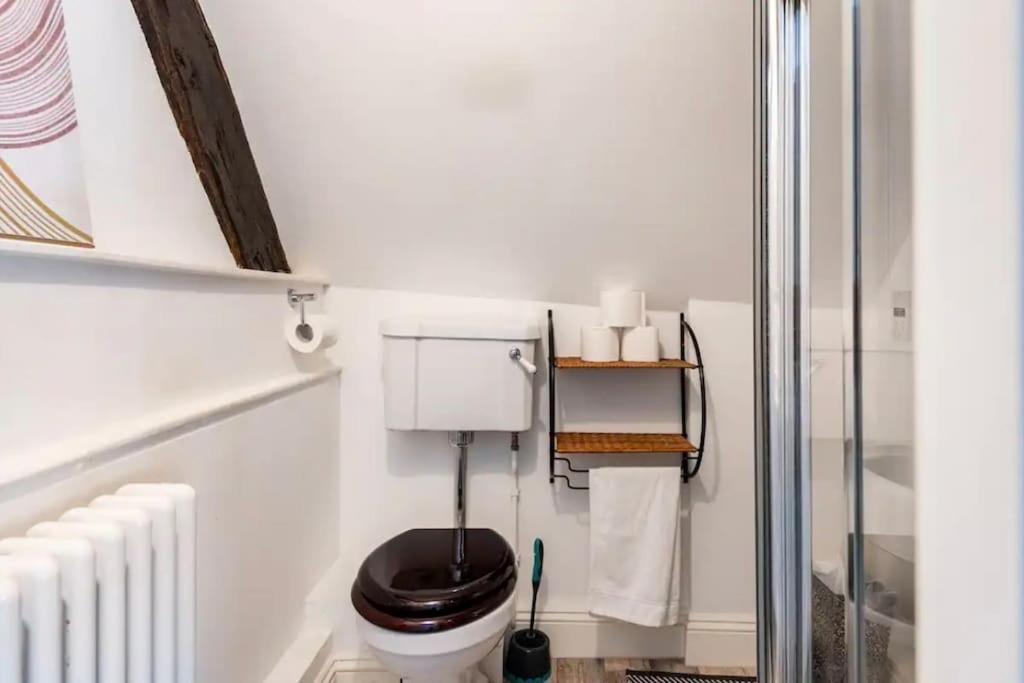 Stylish Tudor Cottage & Hot Tub view 2