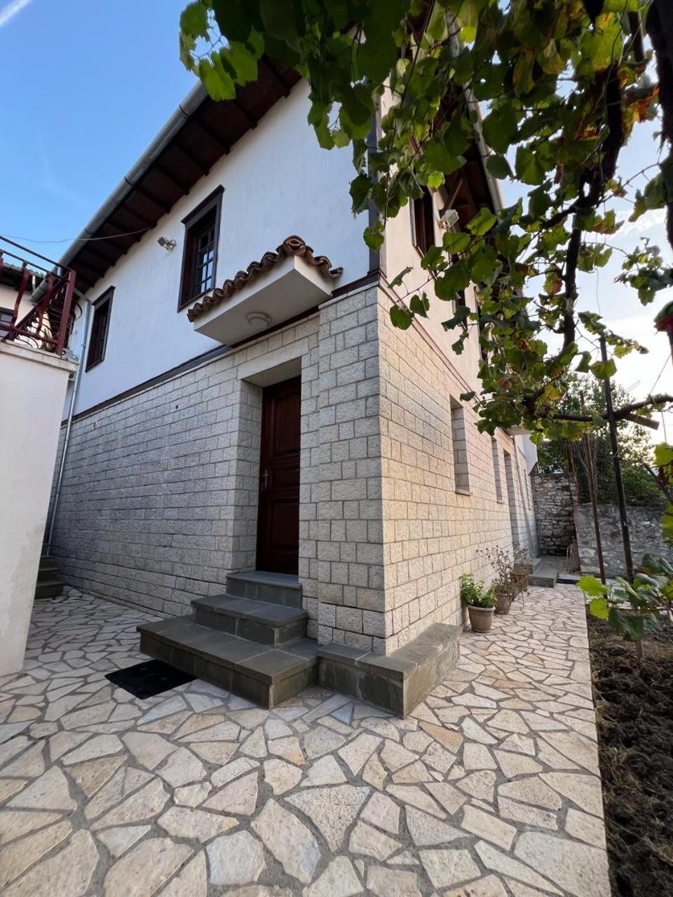 Pjetri House