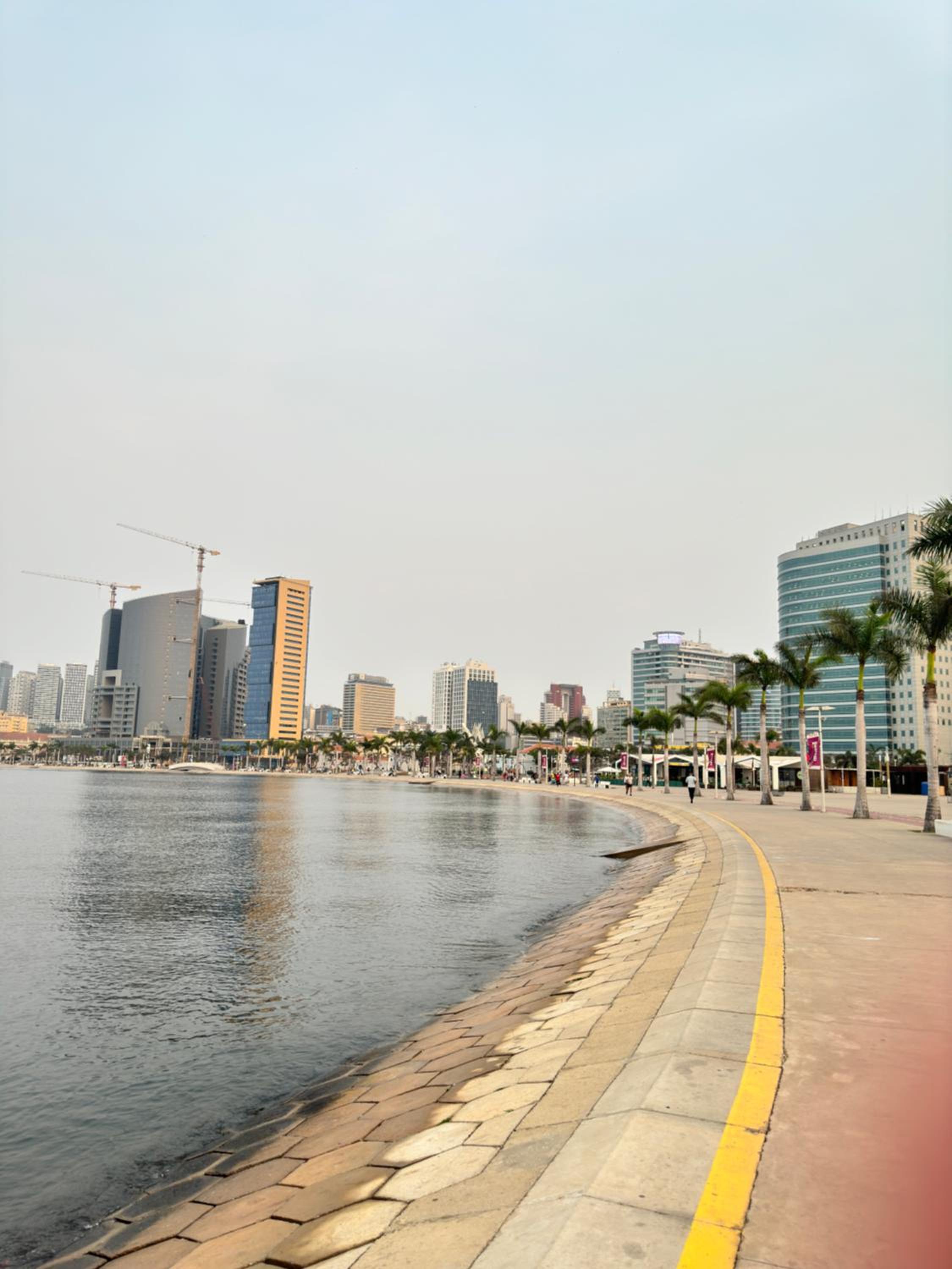 Peaceful and Spacious Apartment at Luanda Bay