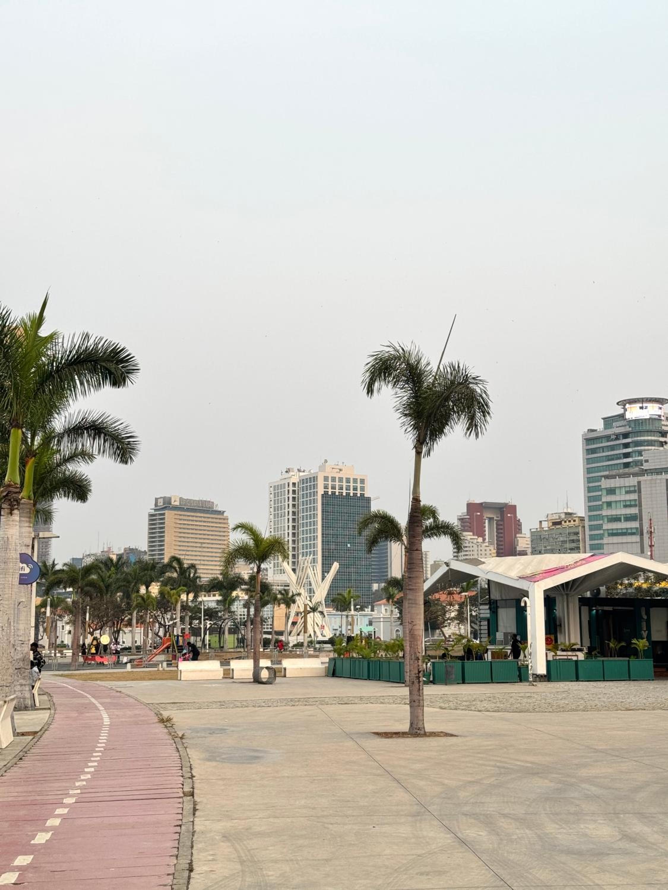 Peaceful and Spacious Apartment at Luanda Bay