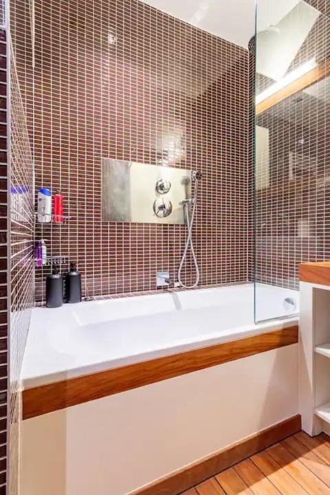 *NEW*Premium Tranquil apartment close to centre
